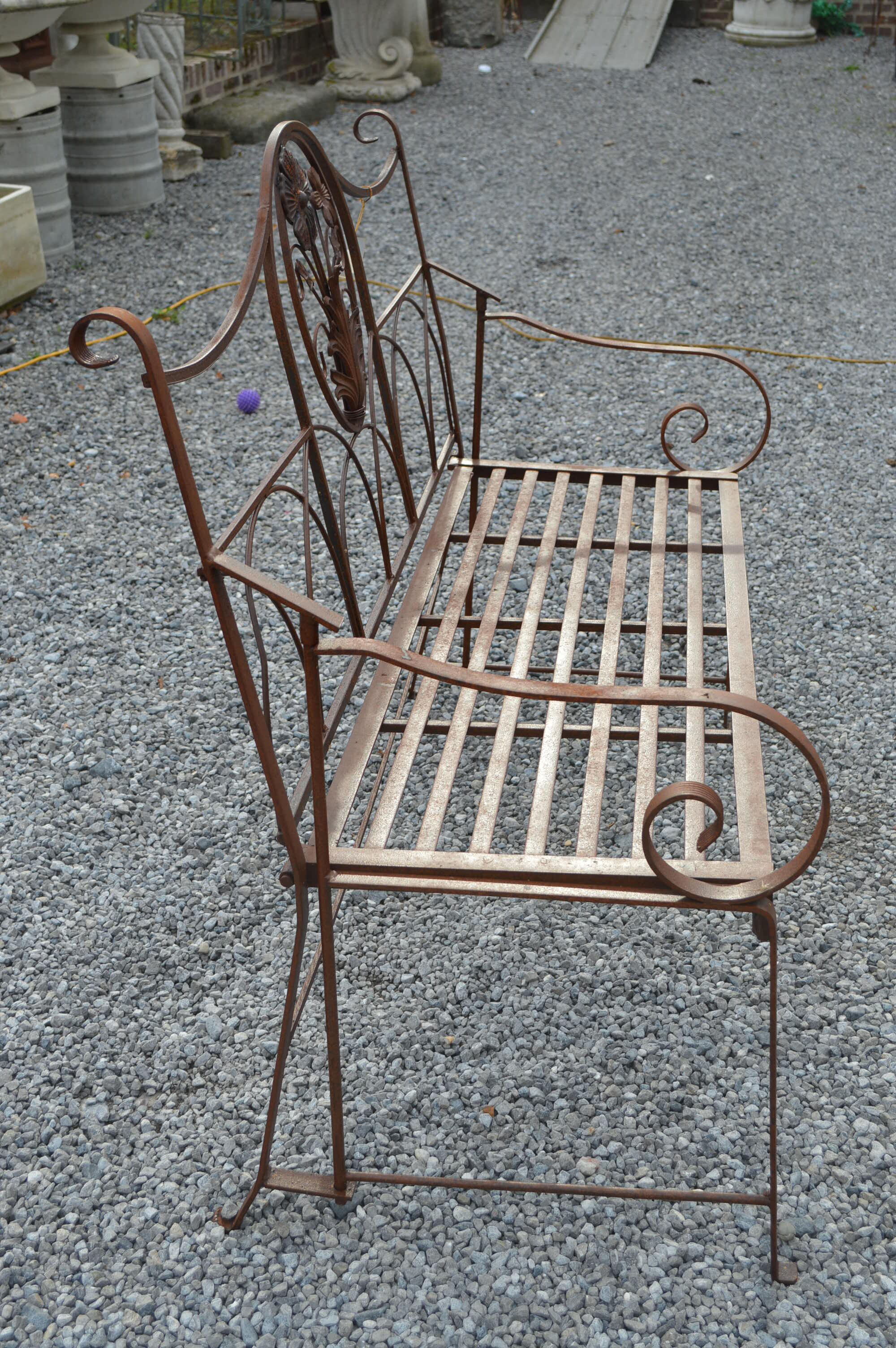 Iron with décor of flowers Garden Bench