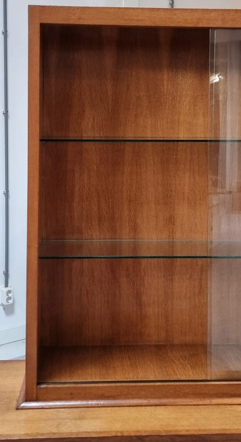 Vitrine du milieu du siècle