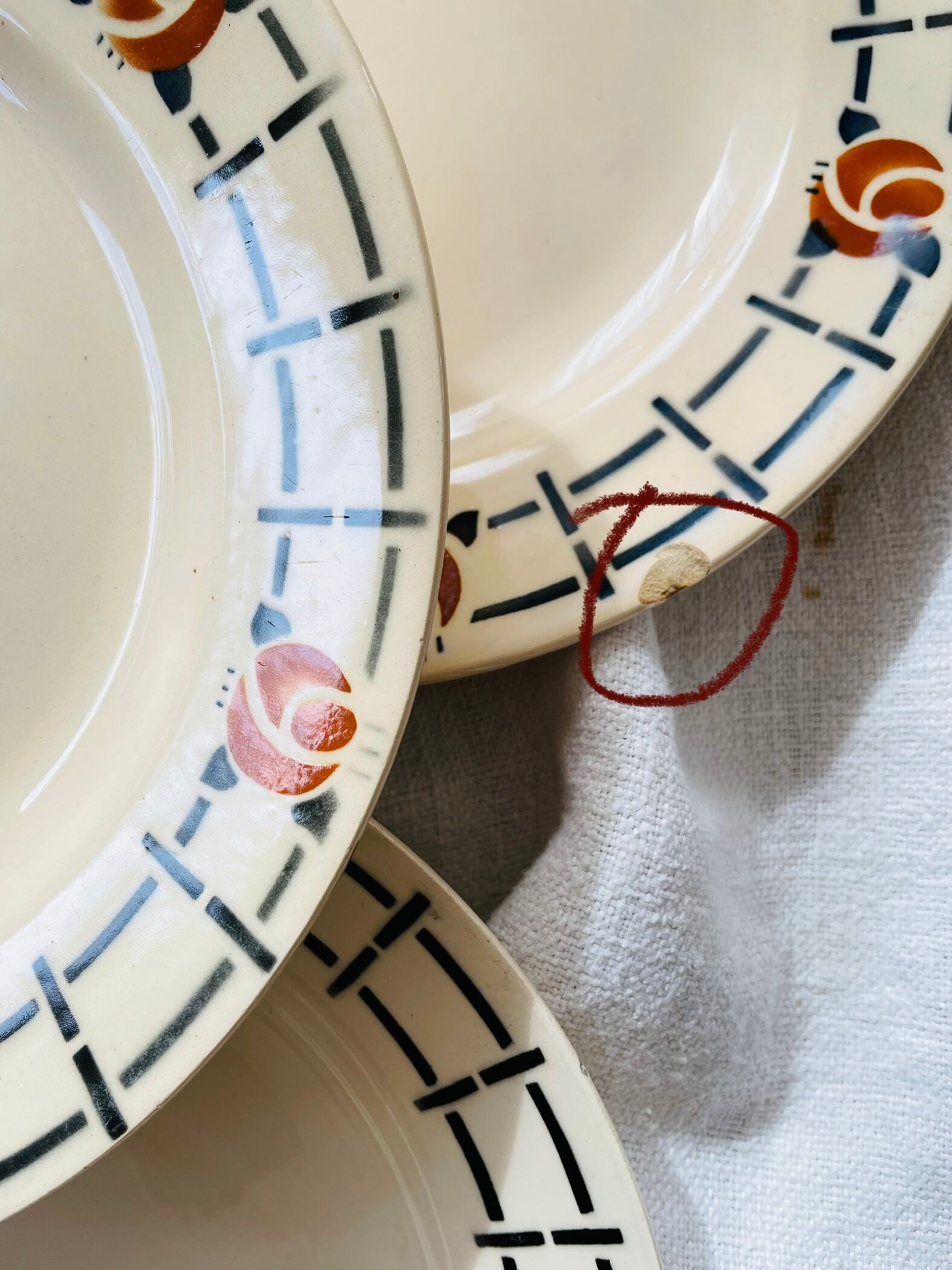 Lot de 9 assiettes plates anciennes Ste Amandinoise St Amand made in France