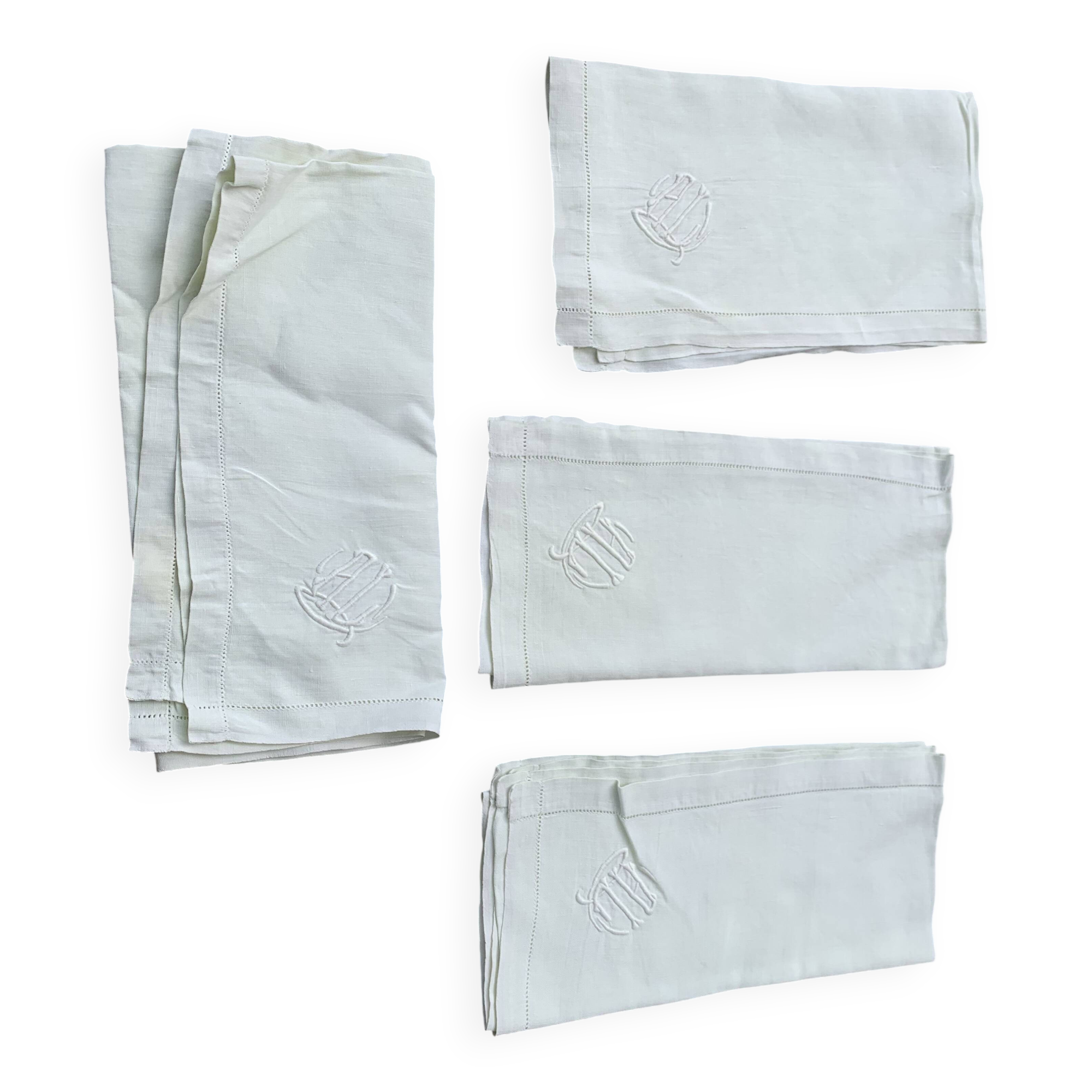 4 pastel yellow linen napkins, embroidered, AL monograms