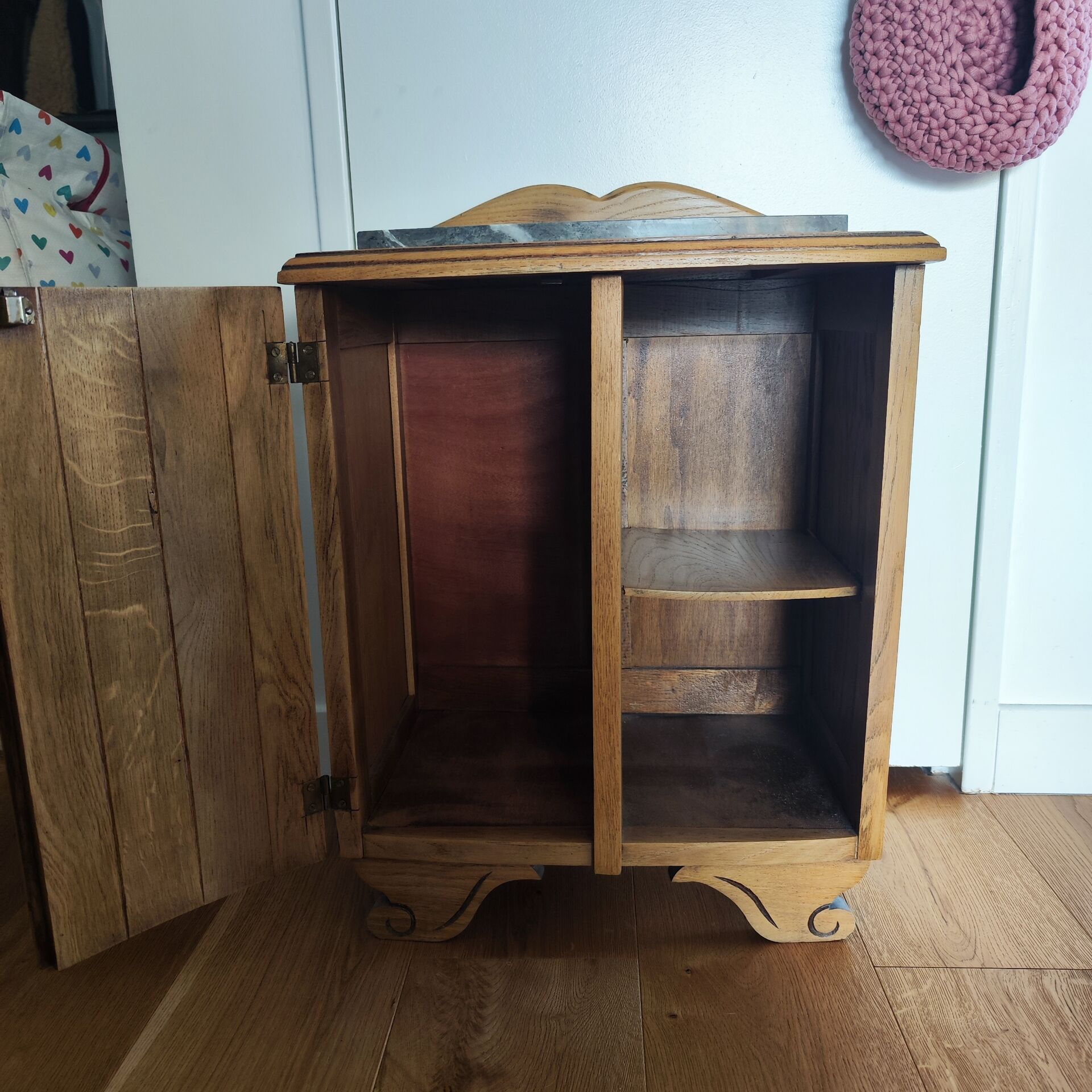 Bedside table