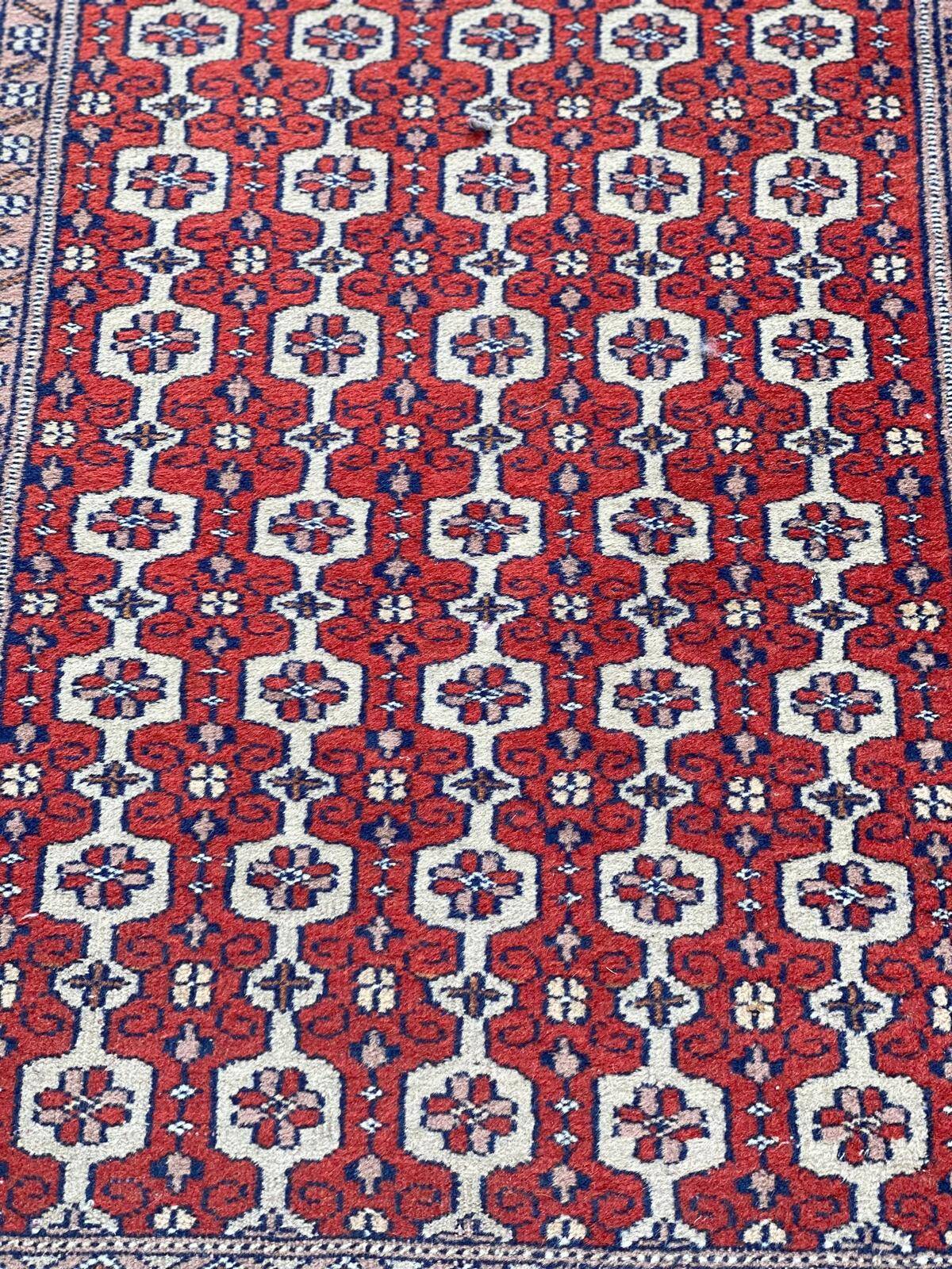Persian oriental rug in burgundy red wool 160x90cm