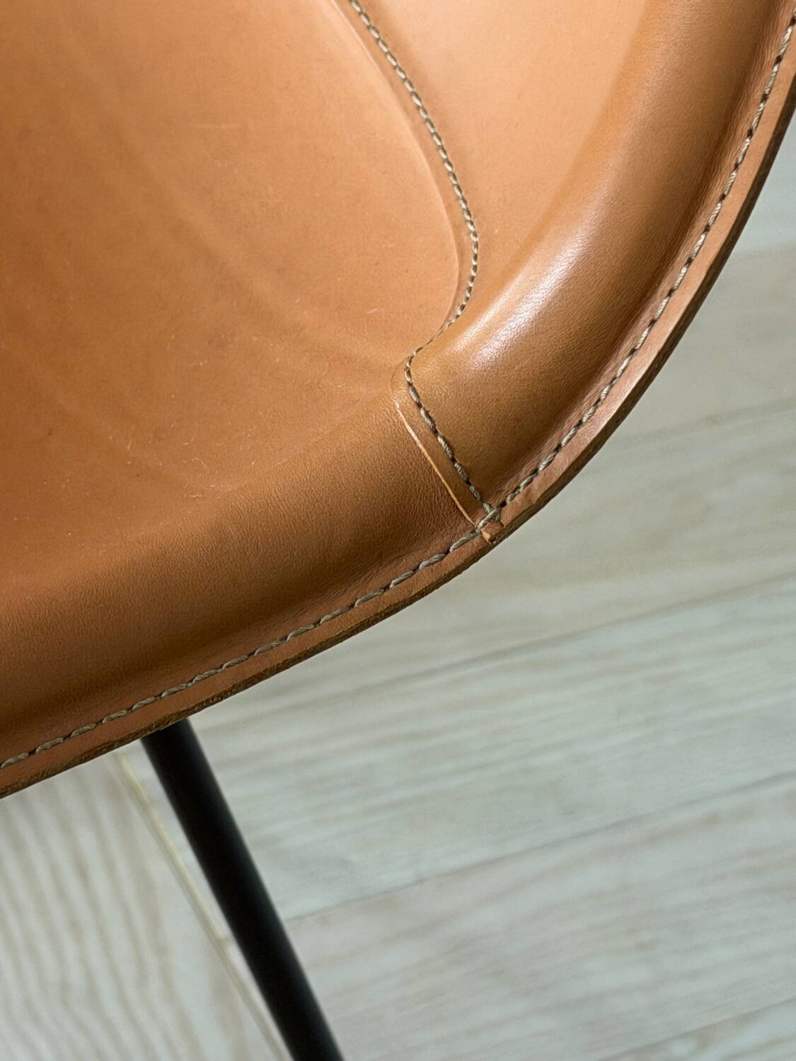 Set of 4 Bertoia chairs