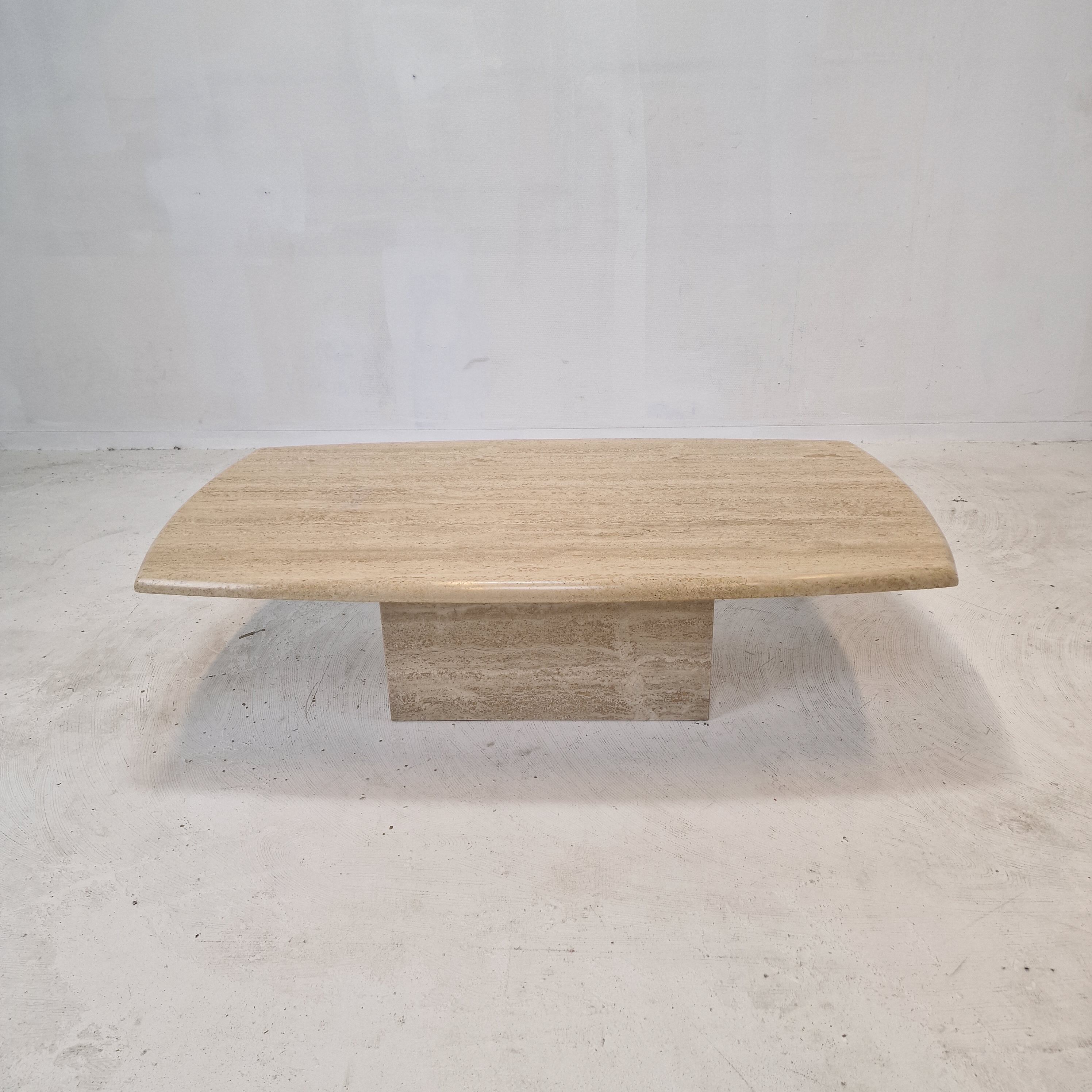 Italian coffee table in travertine, 1980s