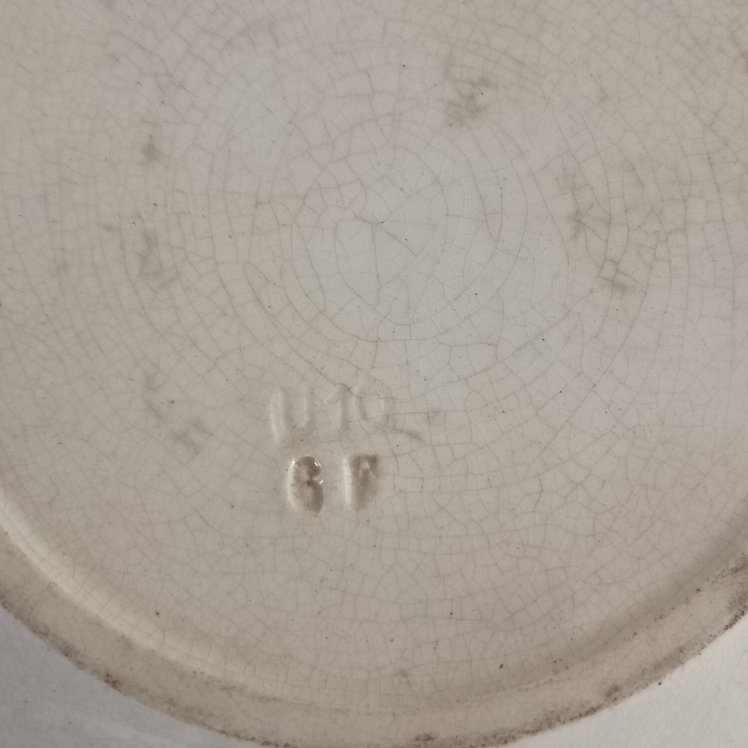 2 plates earth of iron Gien and Choisy-le-Roi