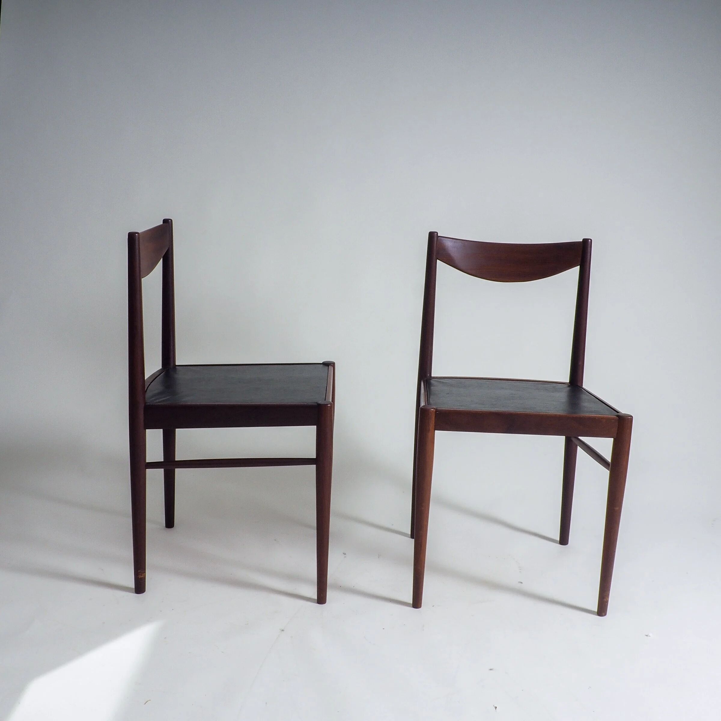 Set of 4 mid-century dining chairs