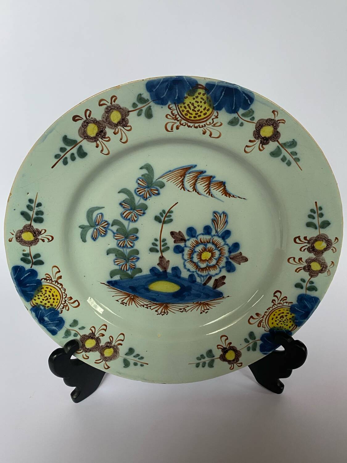 Assiette anglaise polychrome Delft