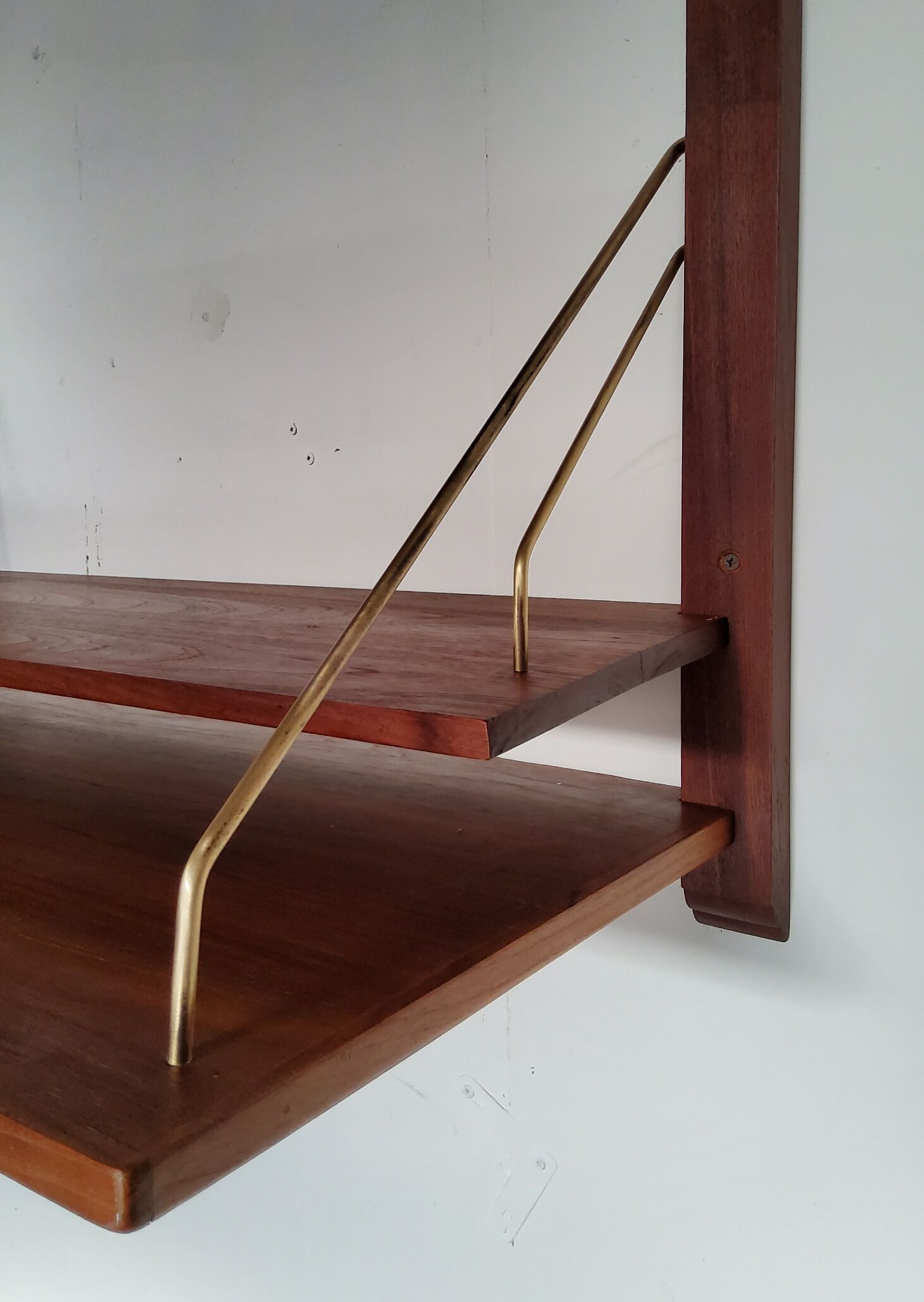 Scandinavian wall shelves