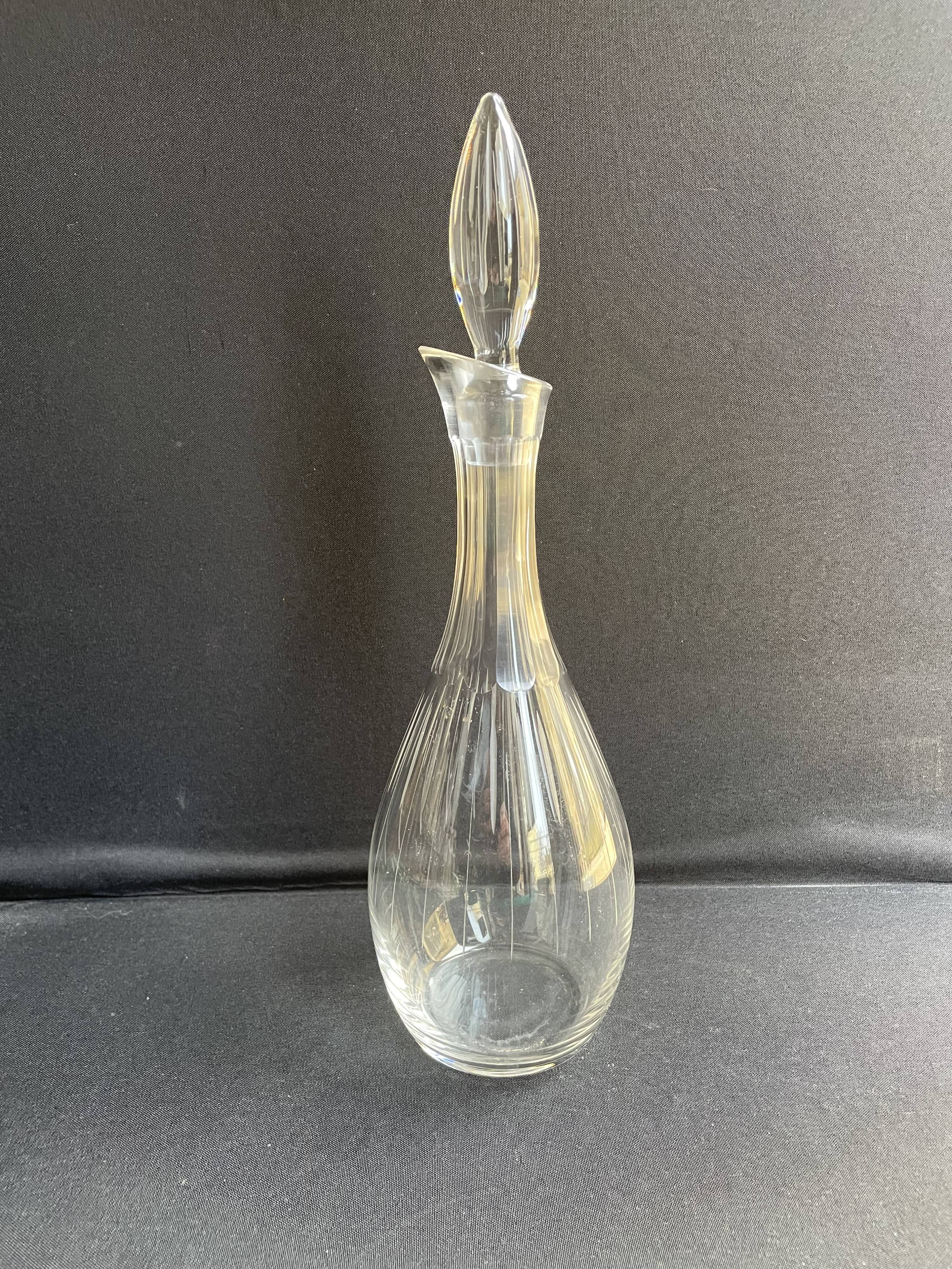 Carafe en cristal soufflé et taillé