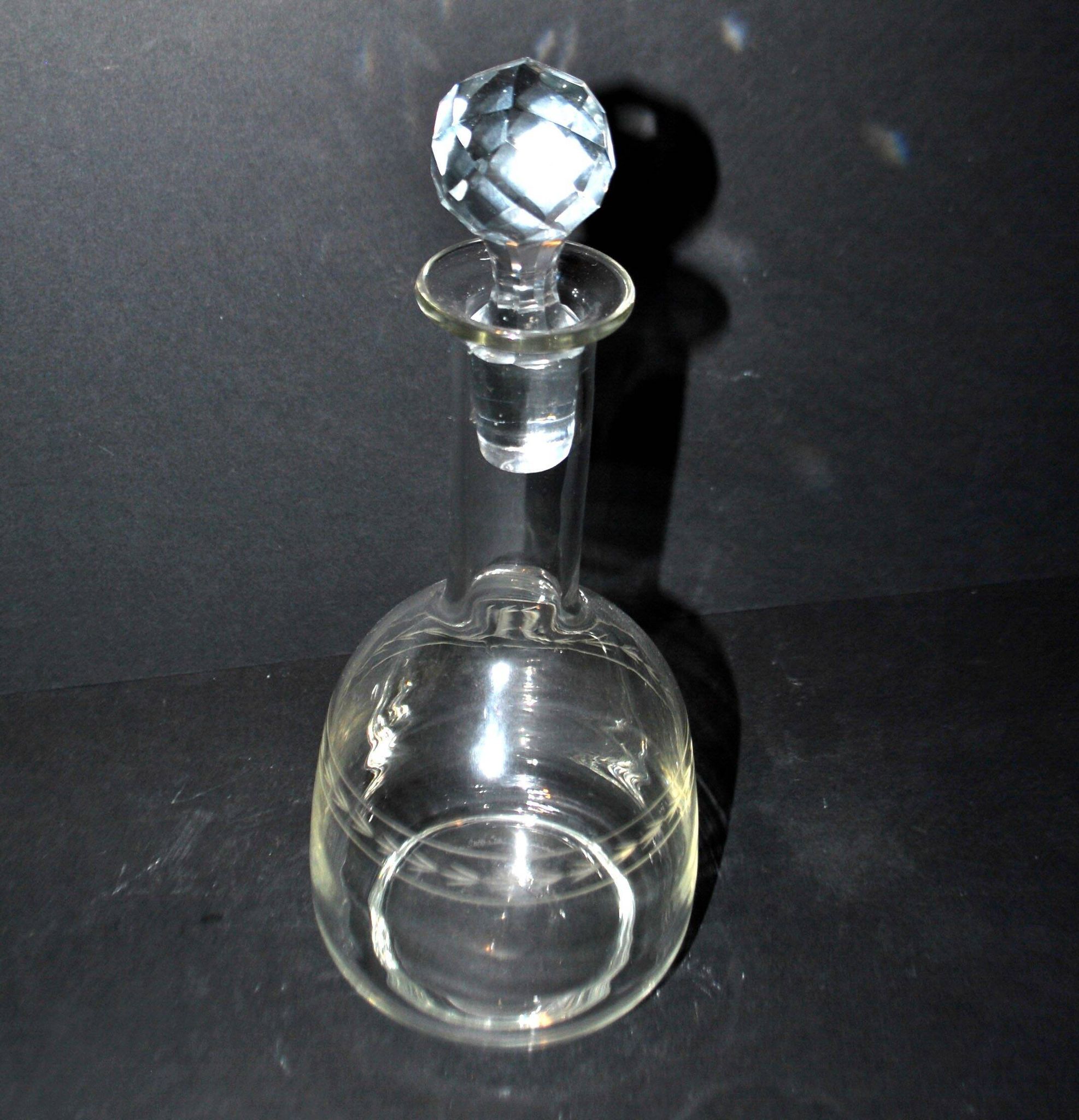 Carafe ancienne gravée frise de laurier 1900