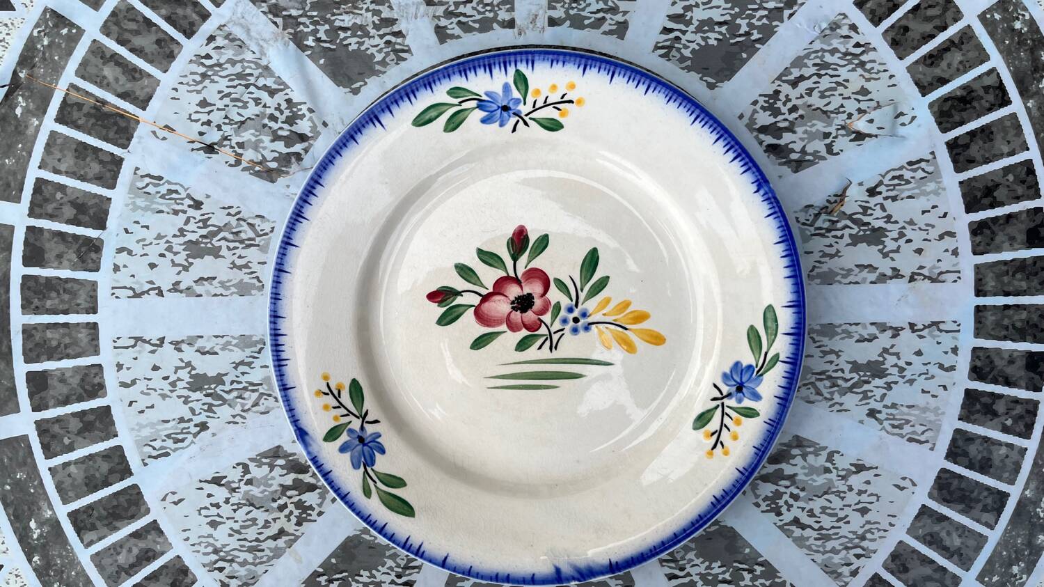 Set of 6 old Digoin flat plates