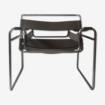 Metal armchair and wassily grey leather by Marcel Breuer