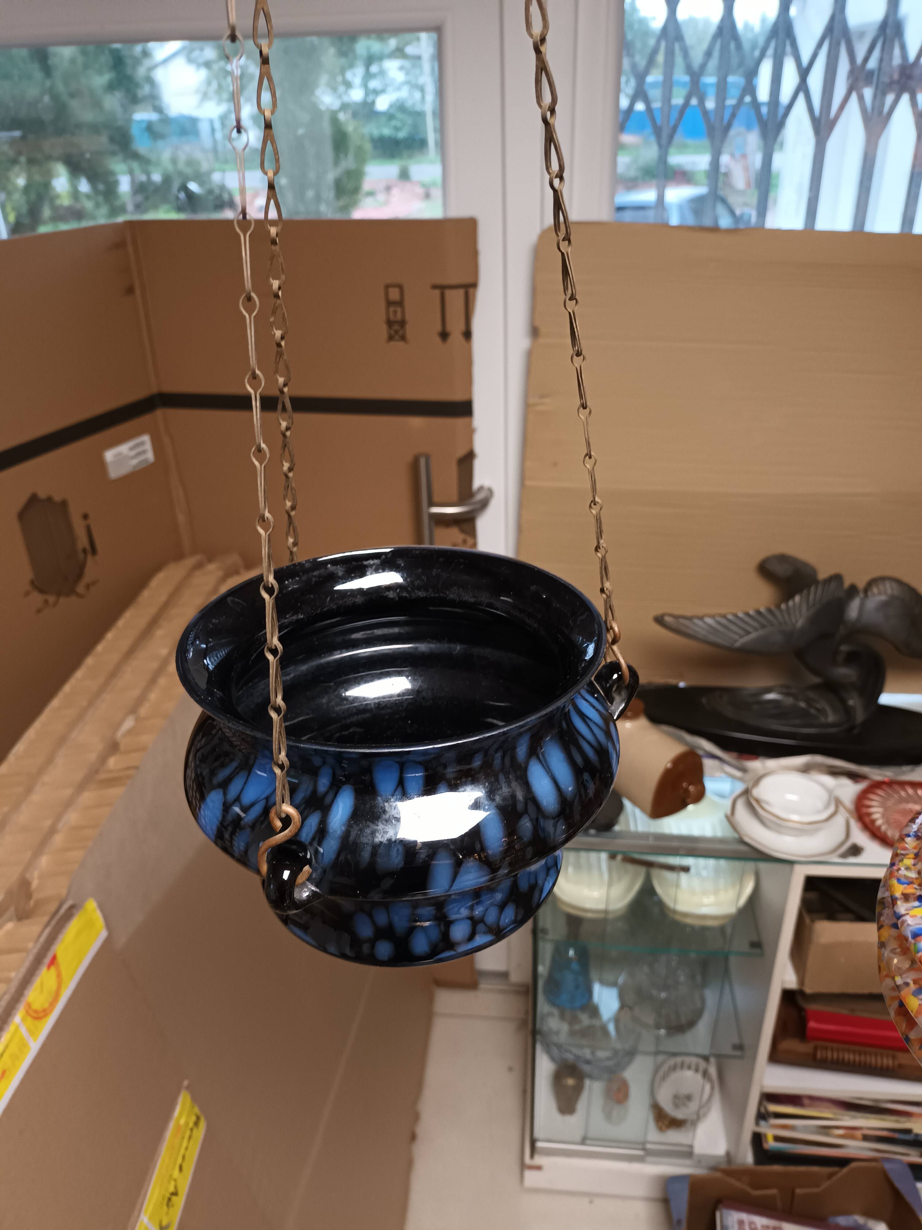 Hanging pot cover