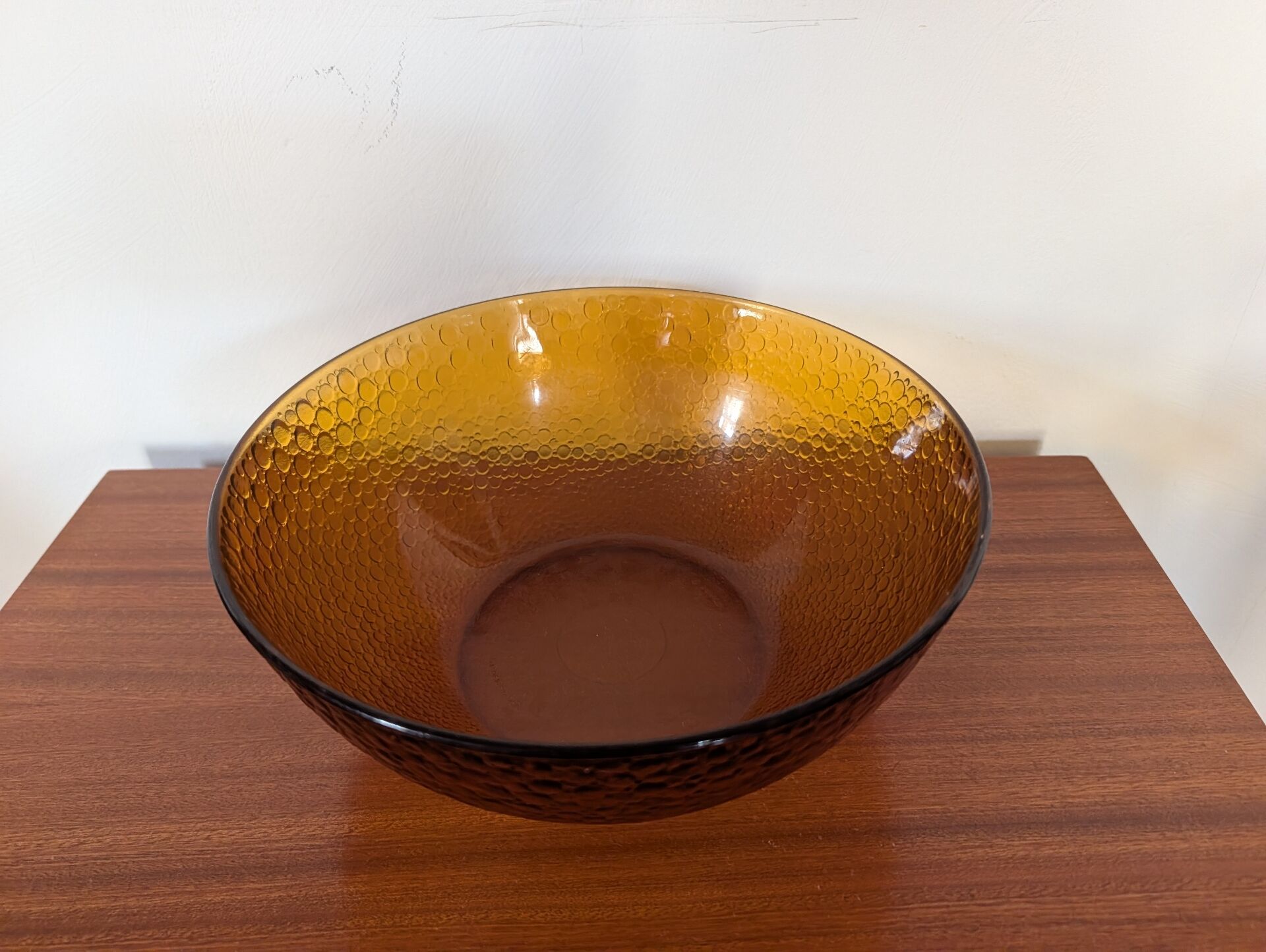Textured amber glass salad bowl – 1970s