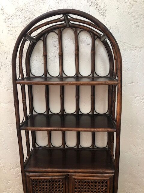 Shelf rattan library