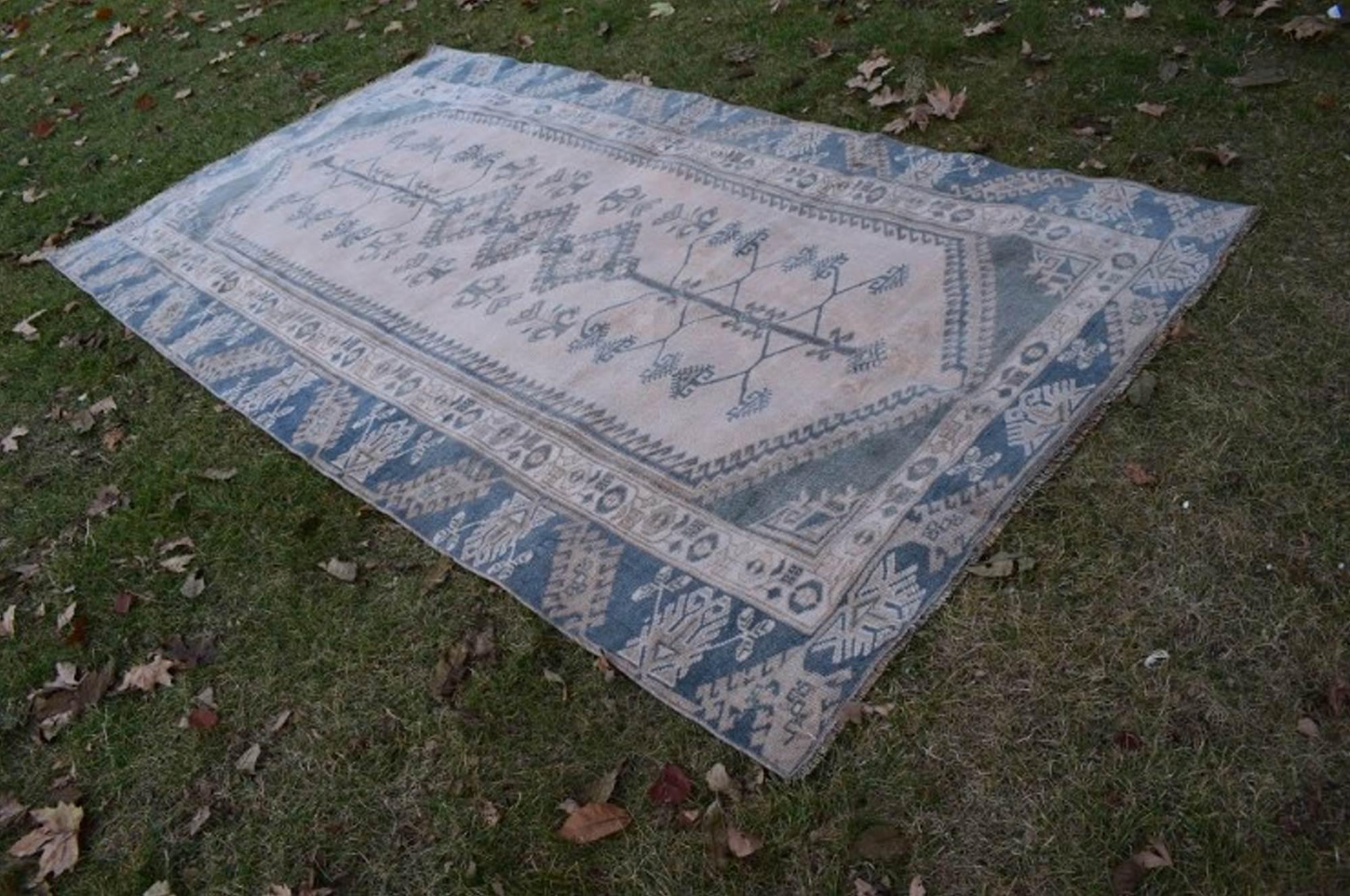 Vintage distressed Turkish Oushak rug 150 x 275 cm