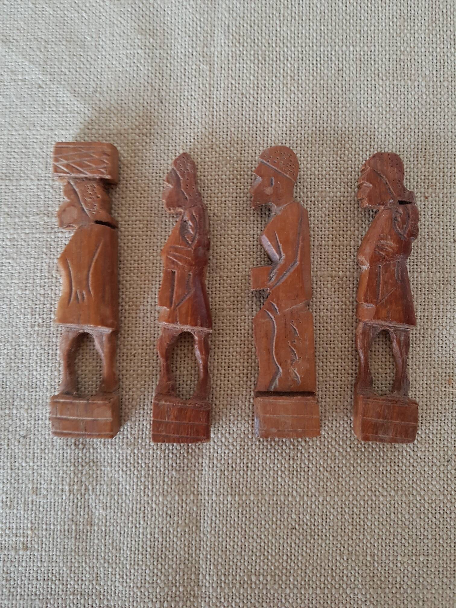 Set of 4 wooden knife holders
