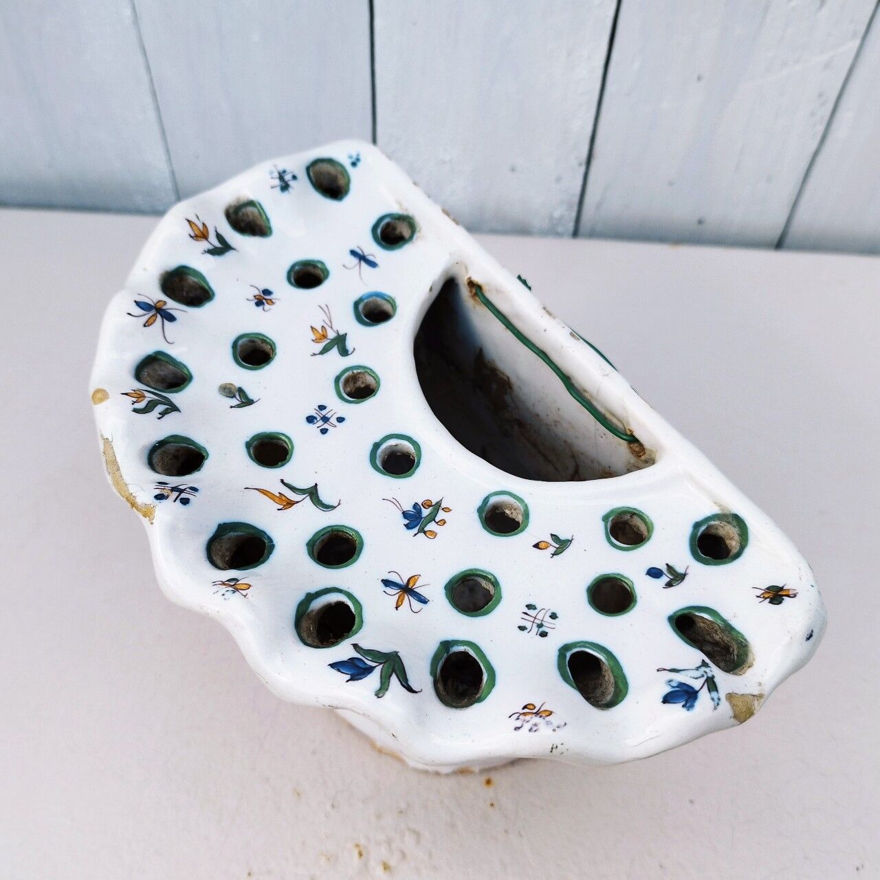 Porcelain flower pic wall