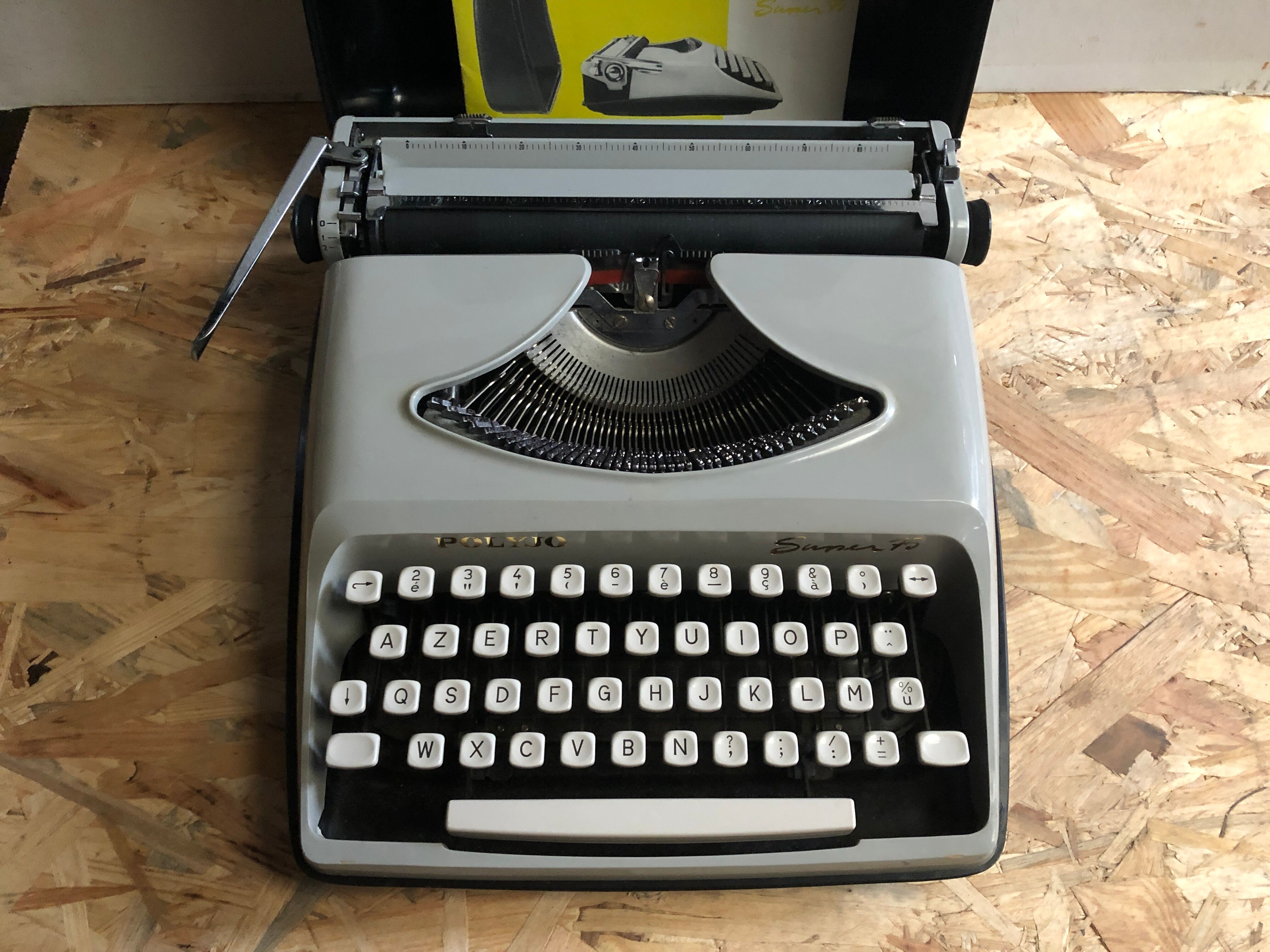 Old writing machine polyjo super 75 bakelite grey + vintage black trunk