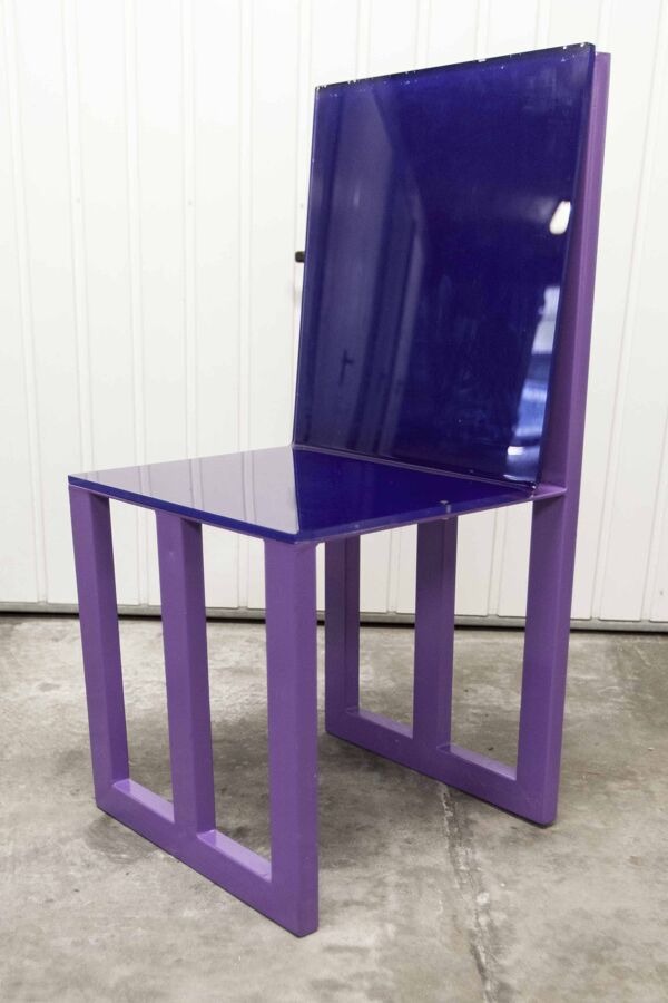 Chaise en métal et plexiglass création unique