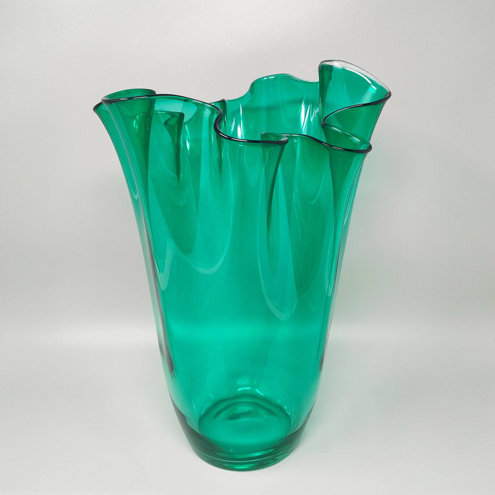 1970s Astonishing green "Fazzoletto" vase by Michielotto in Murano glass. Made in Italy