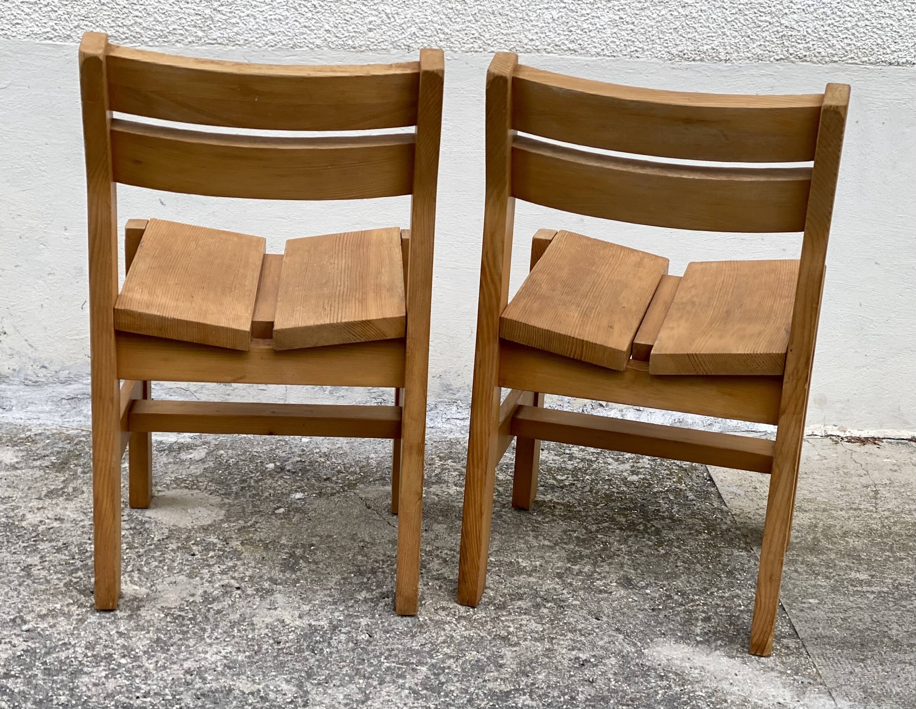 Pair of vintage 1970 "Maison Regain" chairs for the Les Arcs 1600 station.