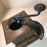 Coffee grinding machine