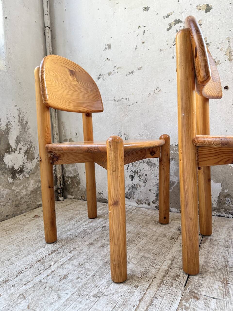 Set of 4 Daumiller pine chairs