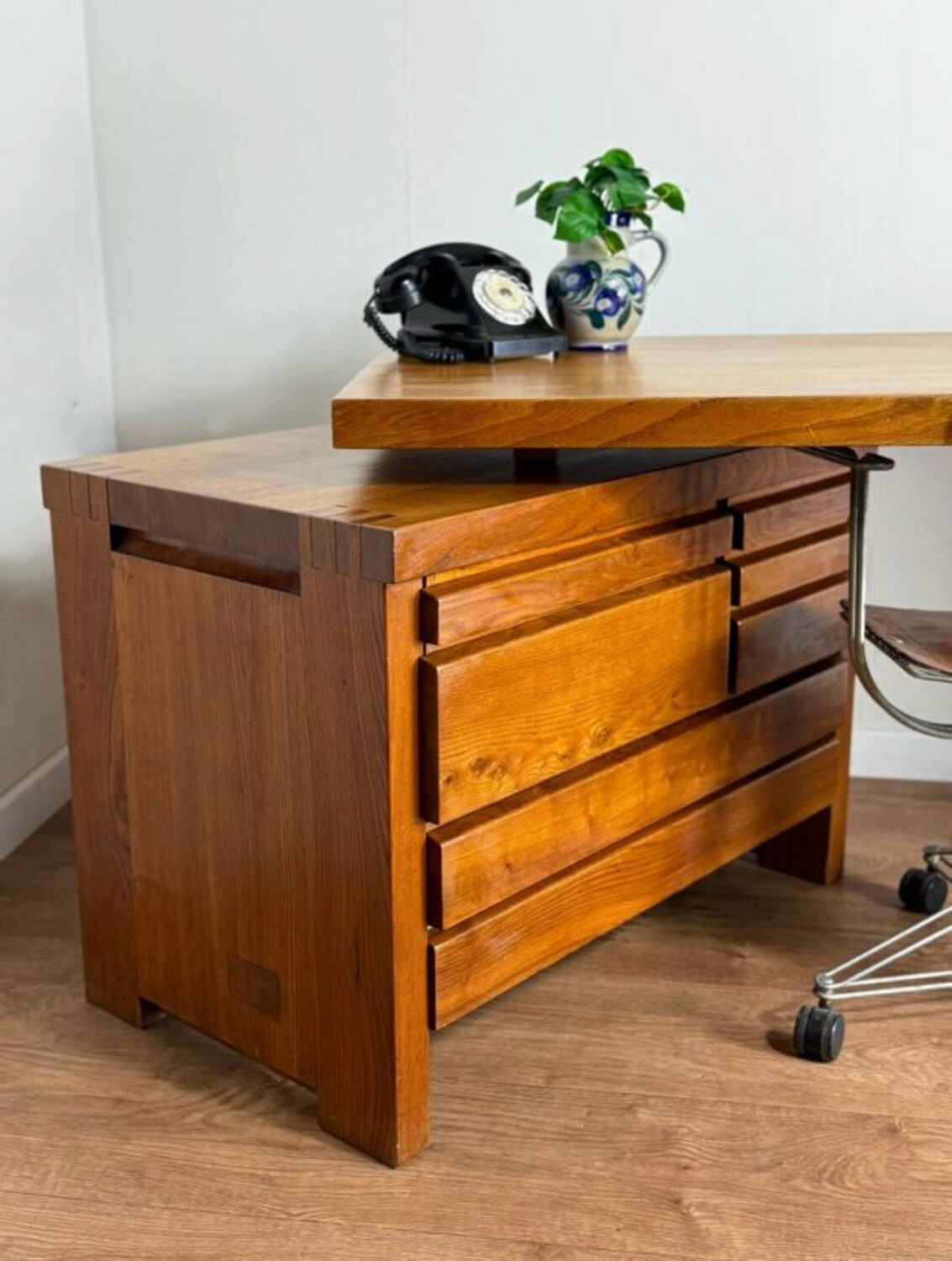 Pierre Chapo B19E Solid Elm Desk - Iconic 1960s Design