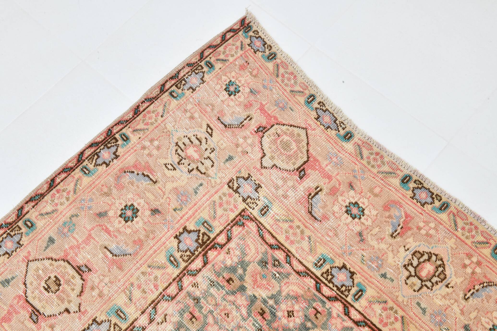 Pale Red & Teal Green Persian Heriz Rug, 288x382Cm
