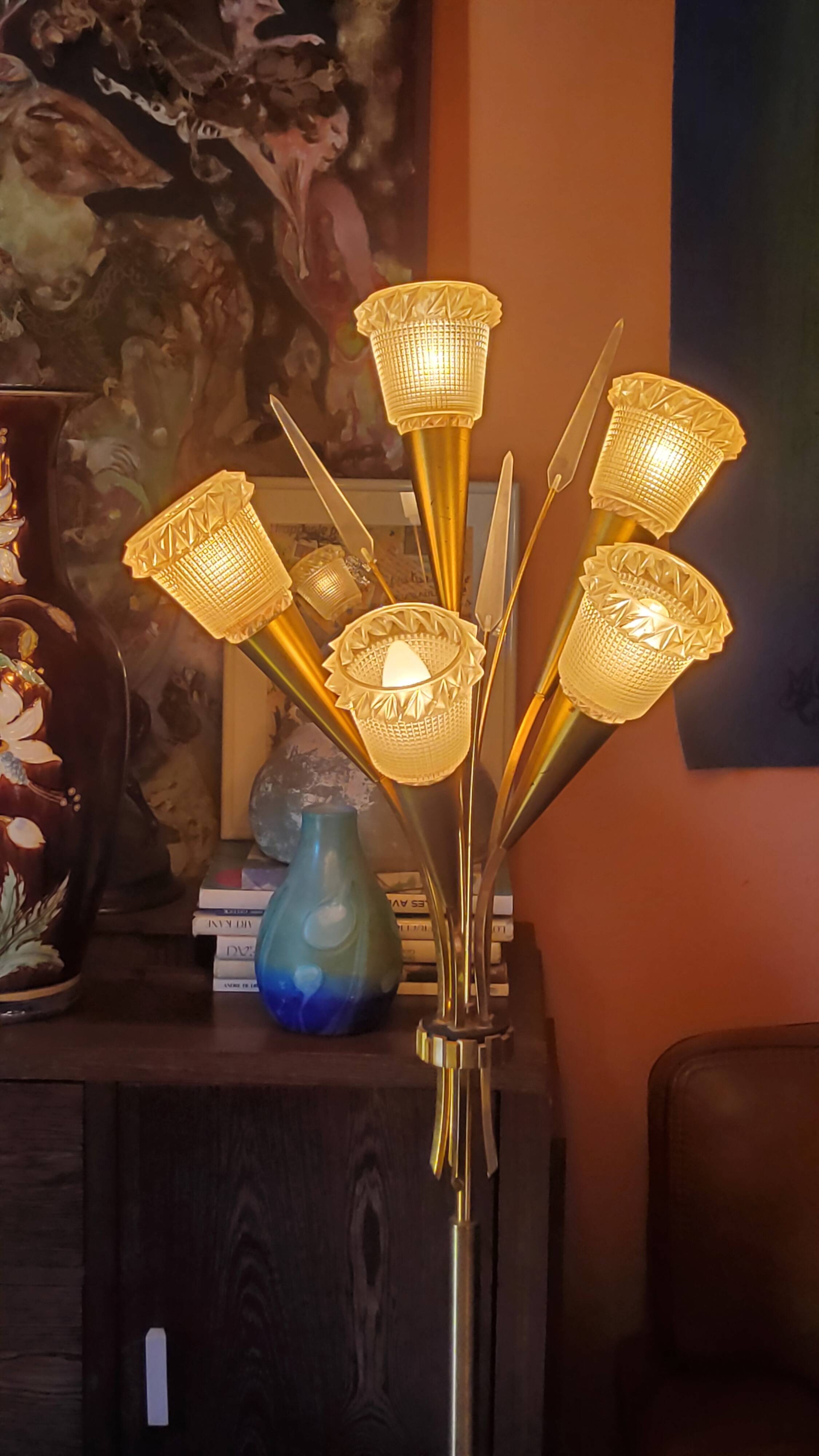 Vintage floor lamp in gilded brass with 5 glass tulips from the 50s