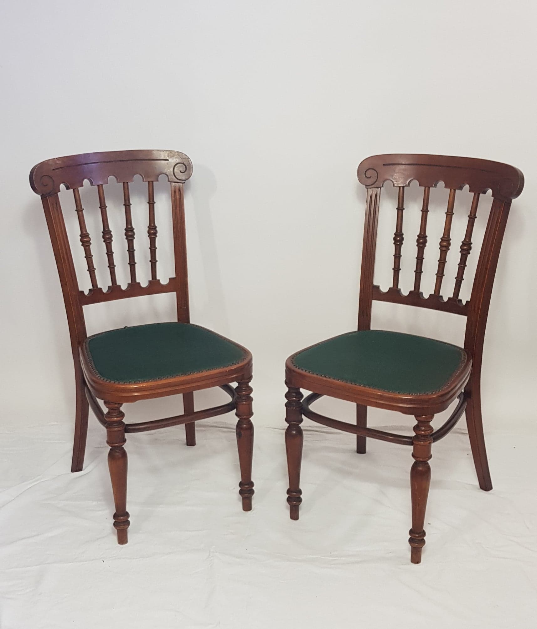 Pair of bentwood chairs 1900