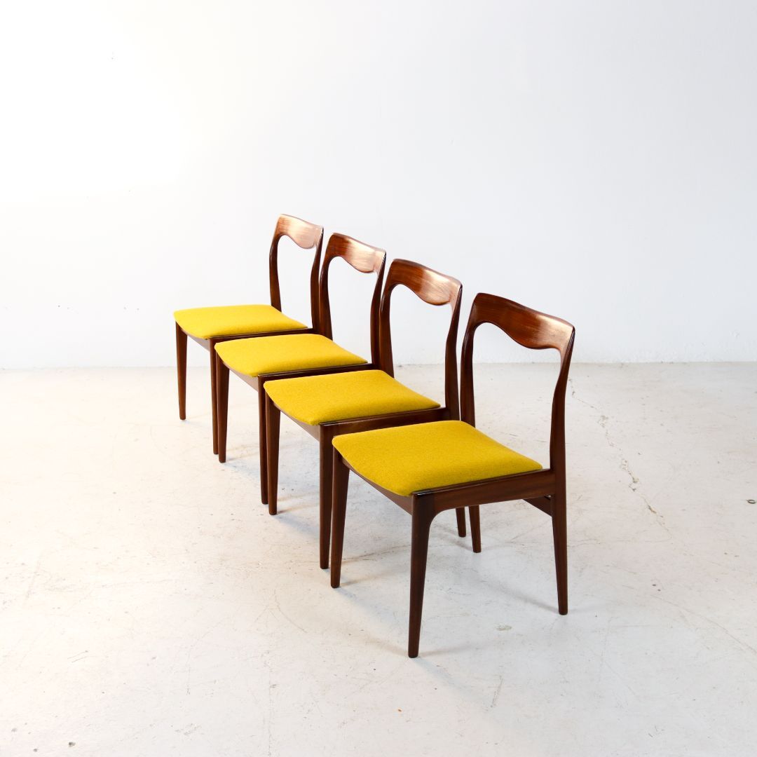 Set of 4 Mid-Century Teak Dining Chairs by AWA Netherlands 1960s