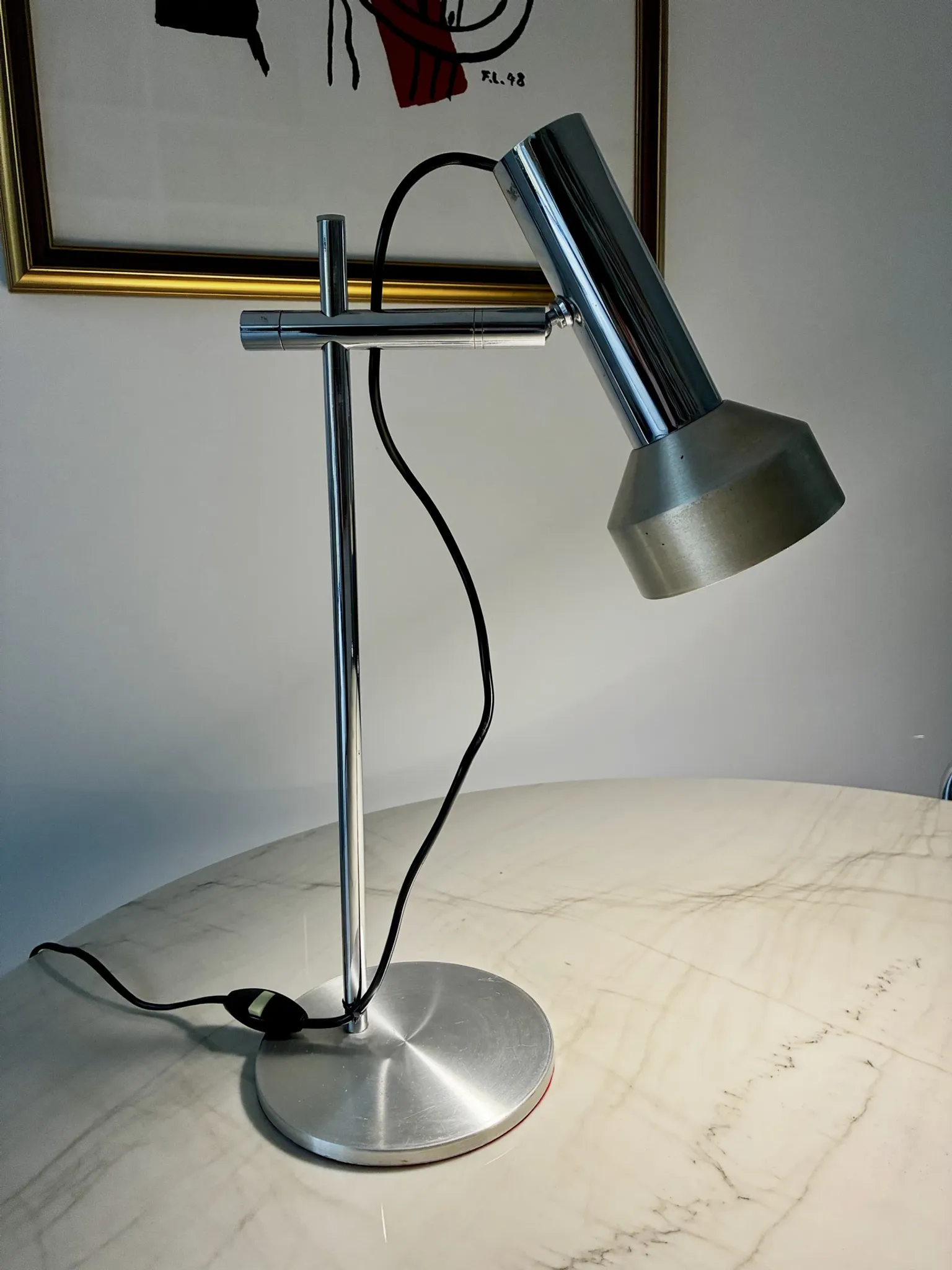 Very nice vintage 1970 articulated table lamp in good condition.