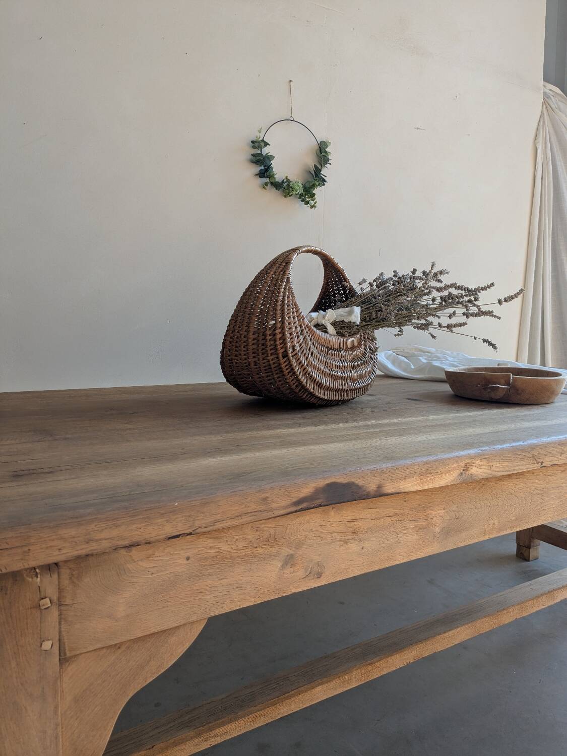 Farmhouse table with drawers for 10 people