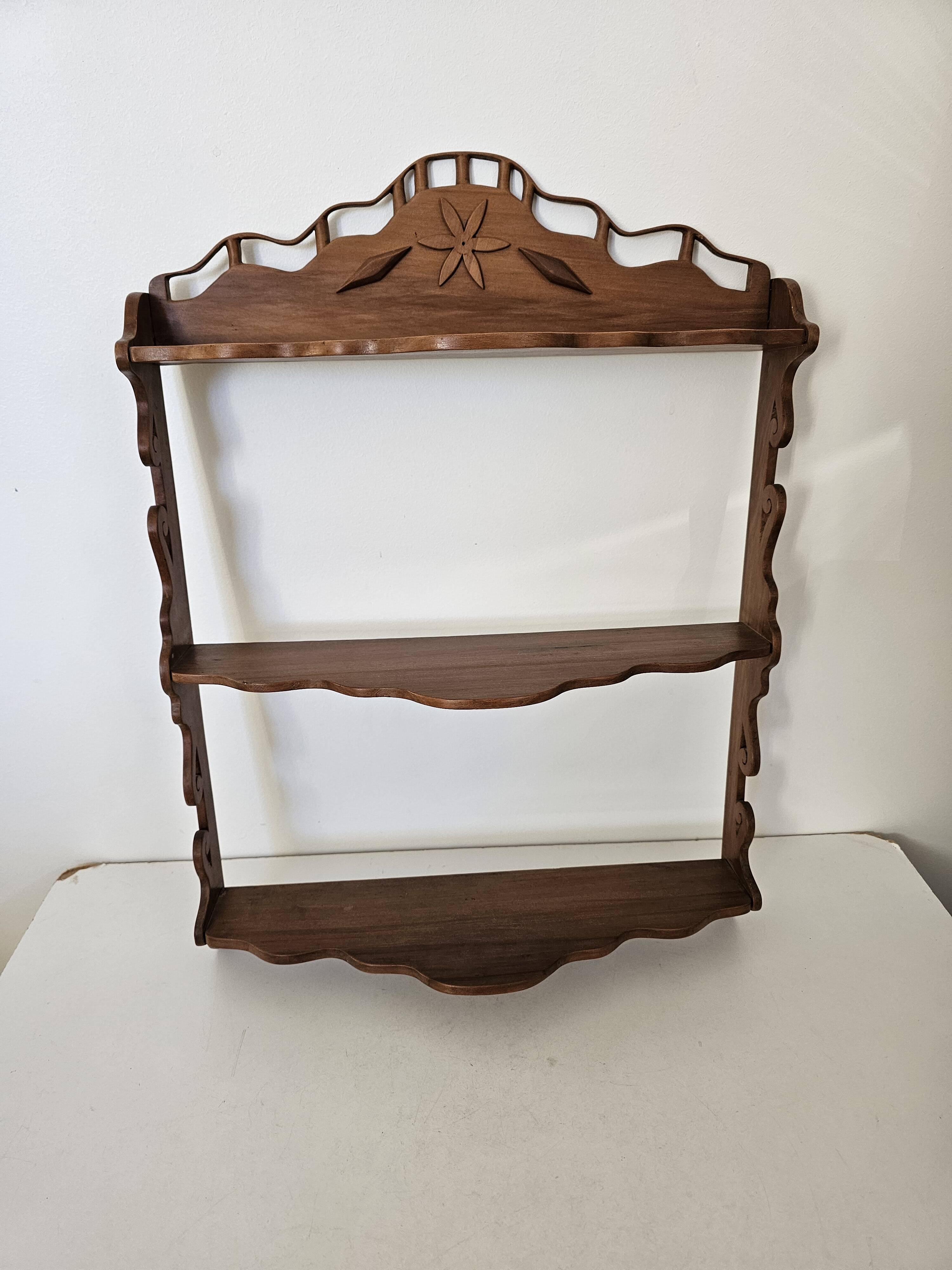 Elégante étagère murale en bois - vintage
