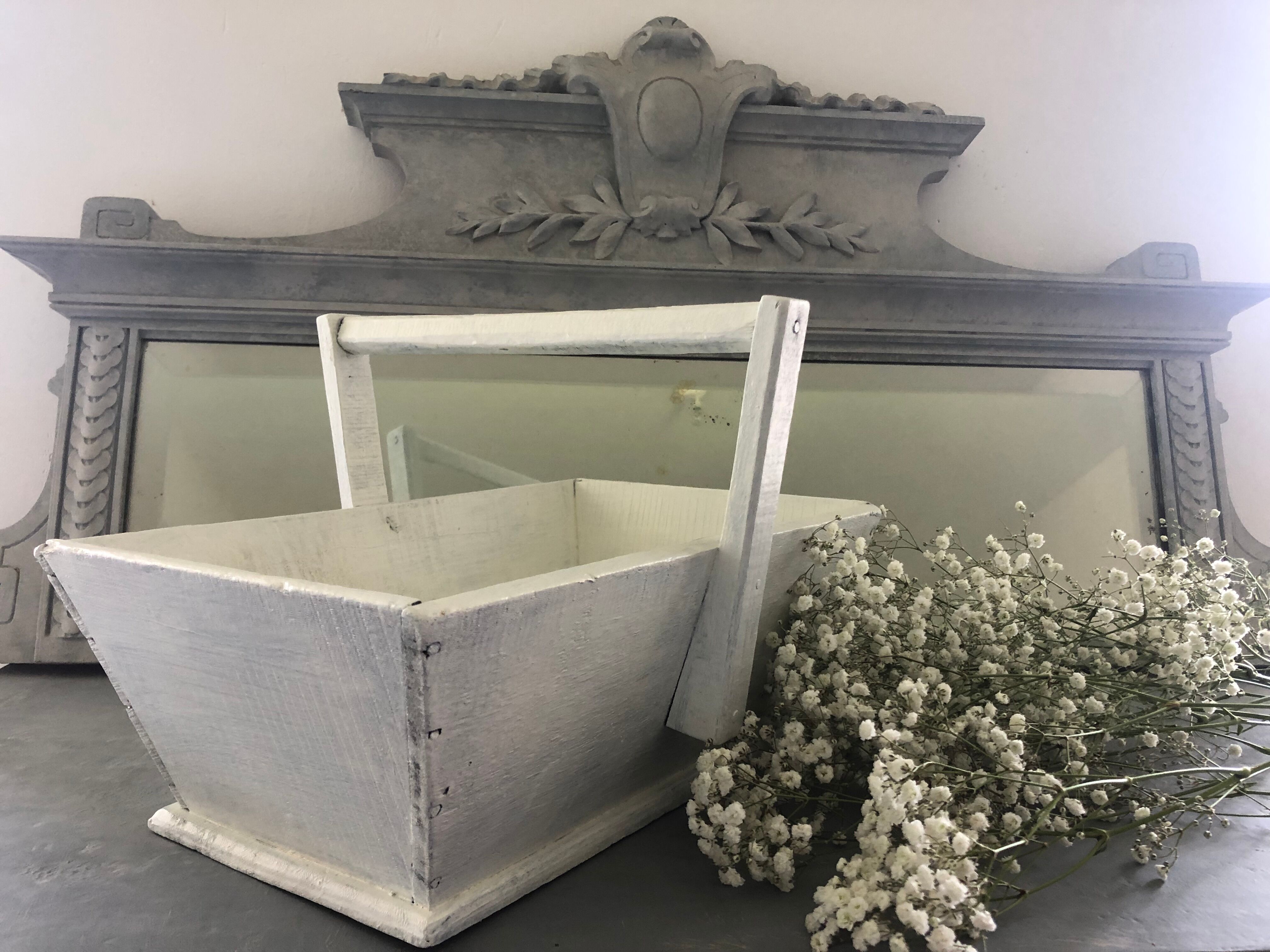 Winegrower's basket, garden or interior decoration