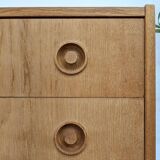 Oak chest of drawers