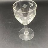Aperitif glasses with chiseled Flowers pattern