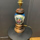 Lampe ancienne en porcelaine peinte à la main- signée