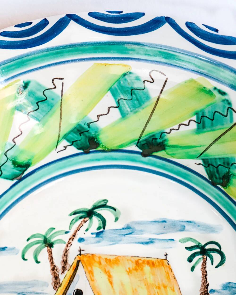 Vintage Italian large salad bowl in hand-painted ceramic with a house and palm trees.