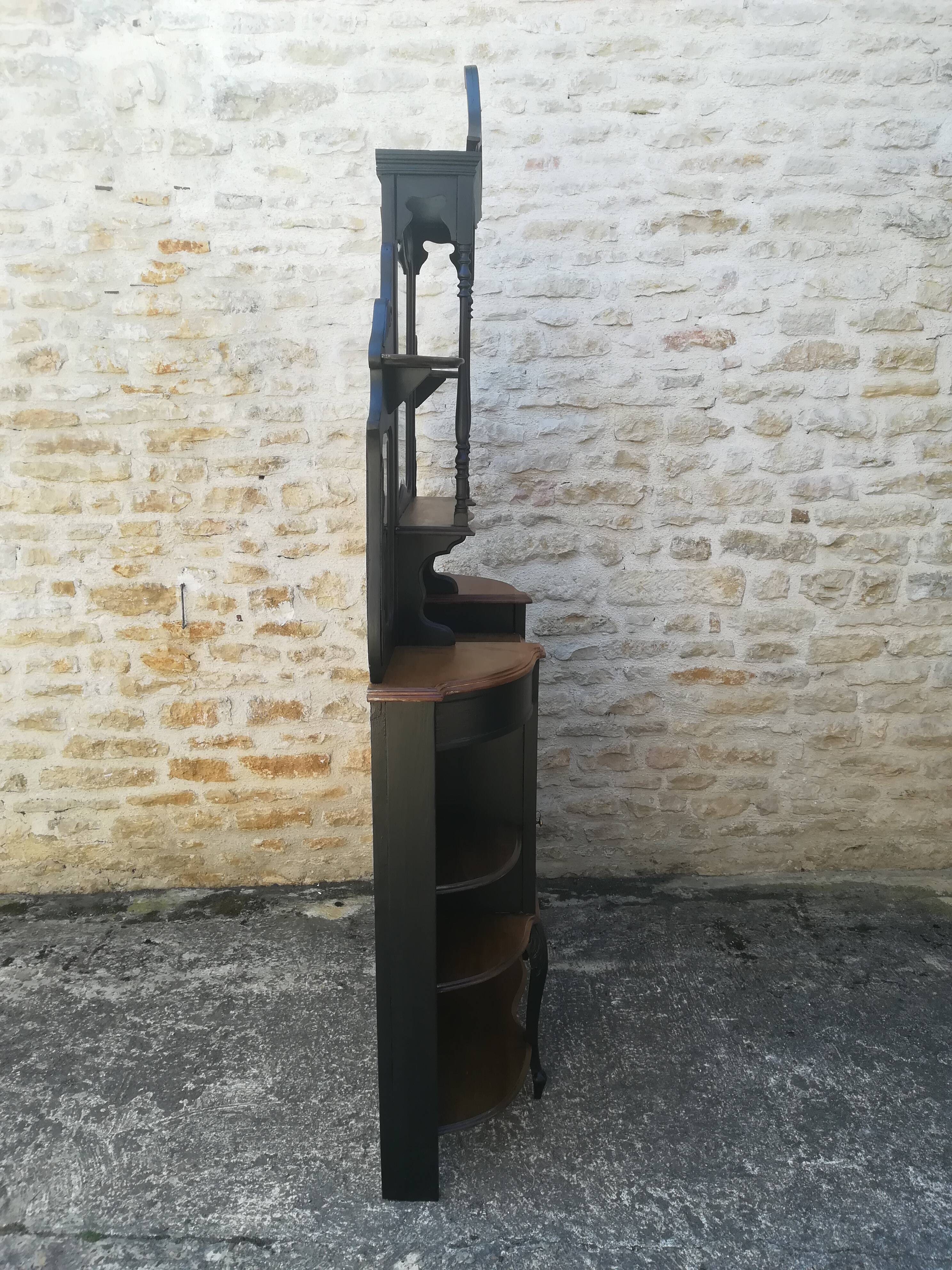 Napoleon III showcase shelf