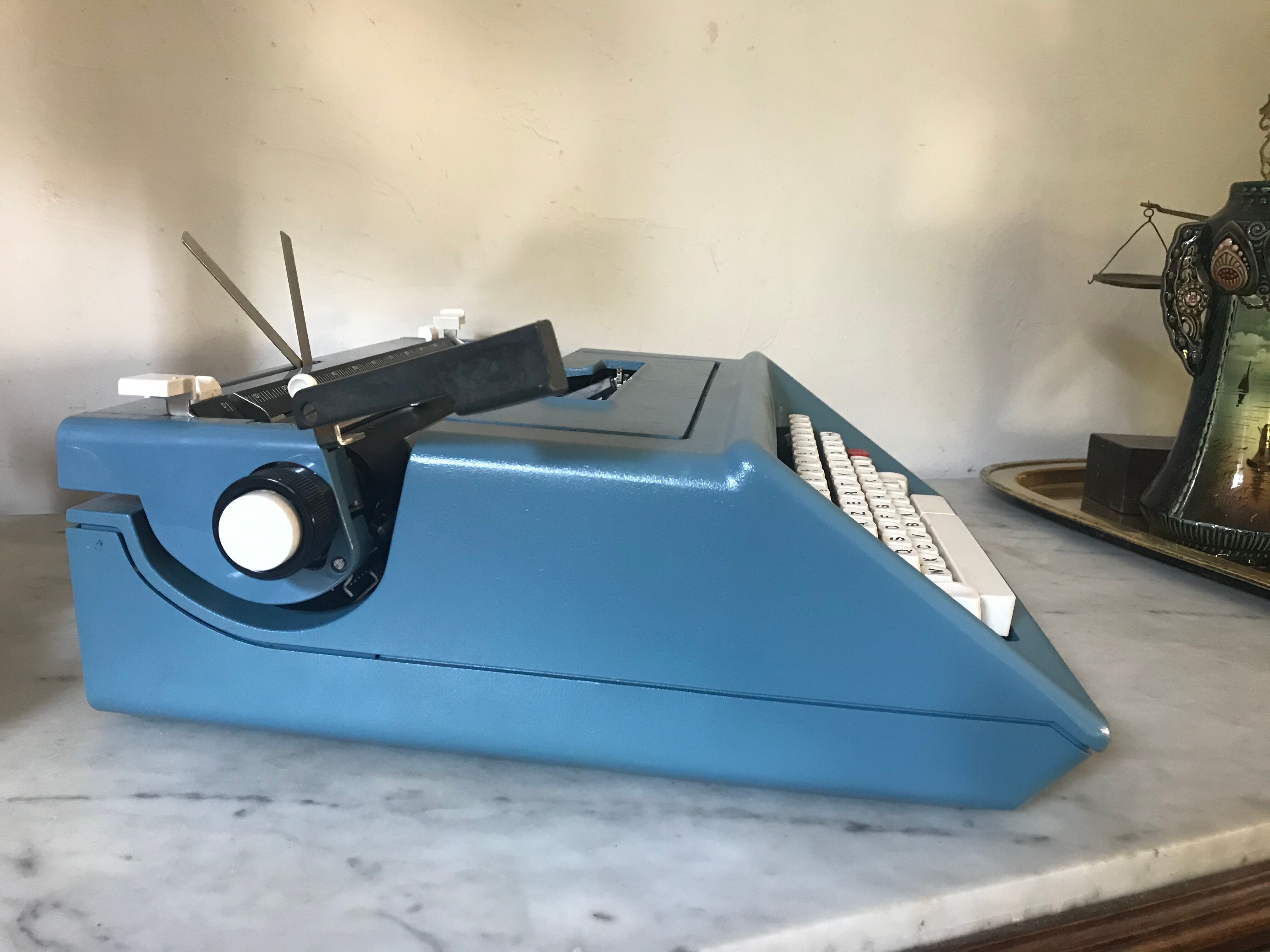 70's Olivetti Studio 46 typewriter