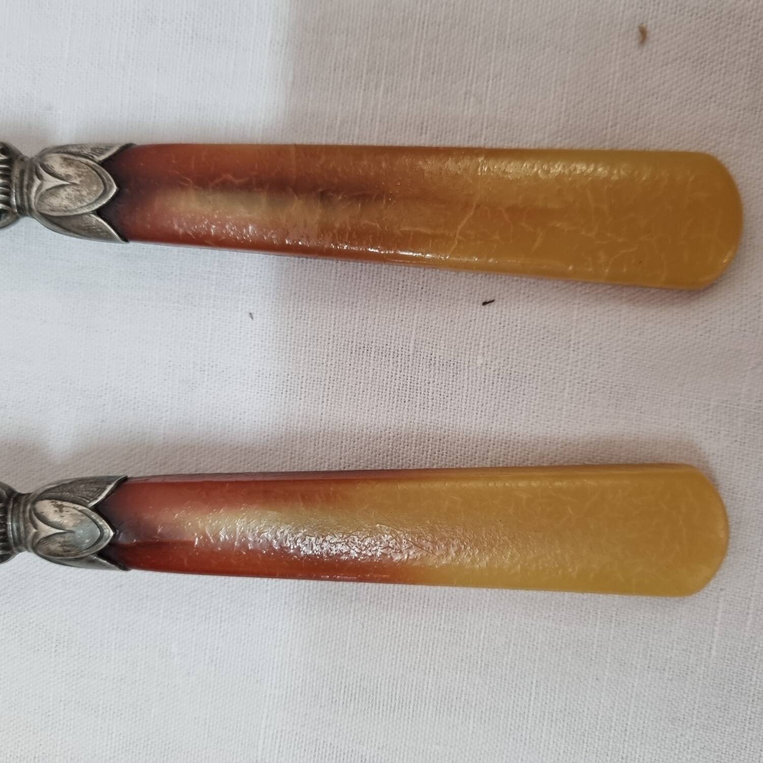 Horn salad servers