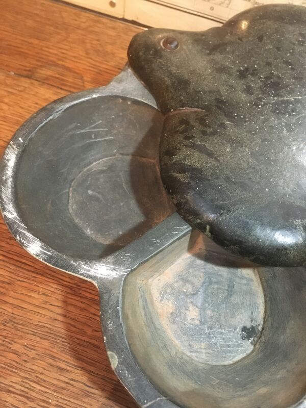 Boîte indienne à tika ou épices en pierre