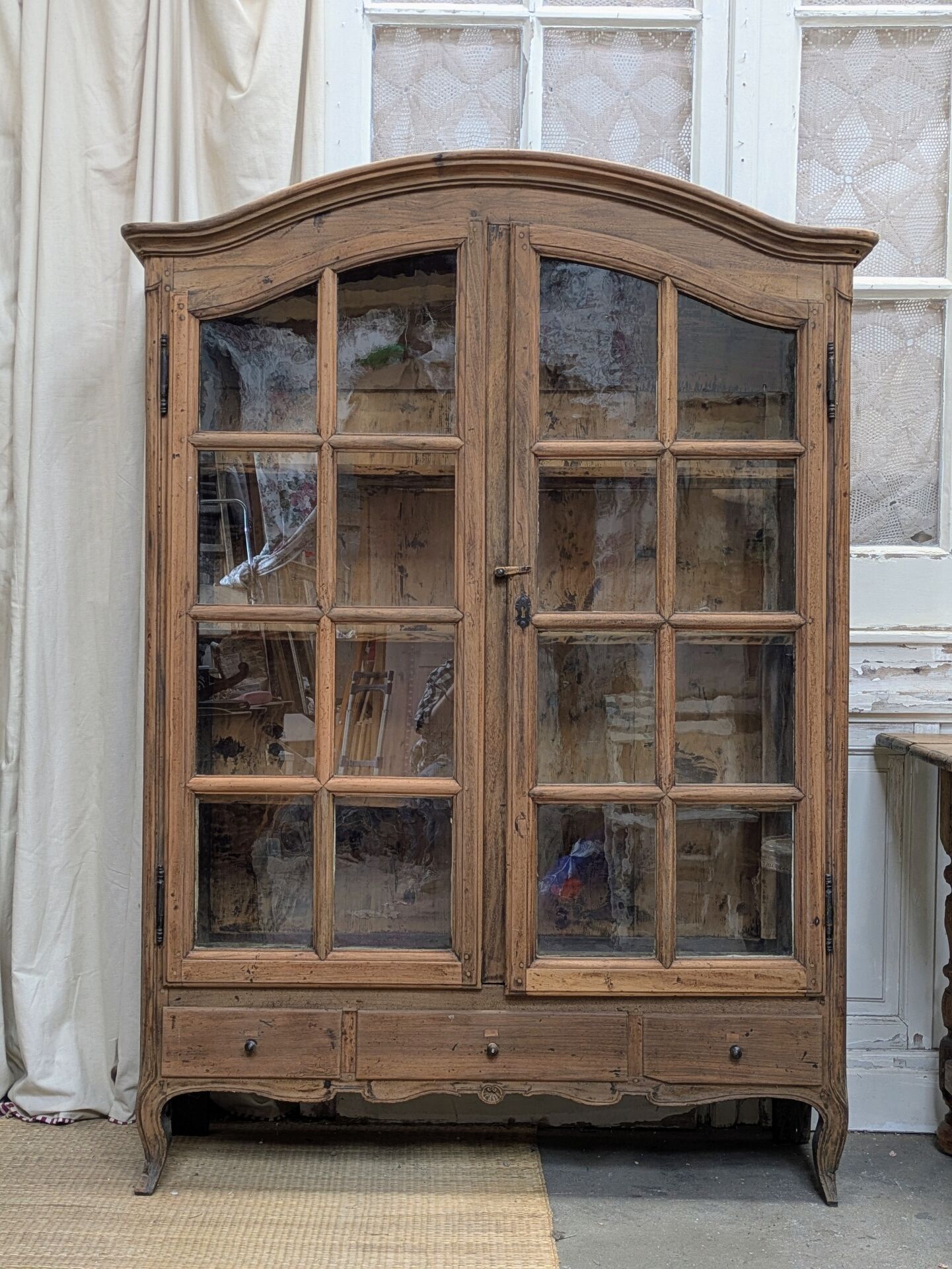 Vitrine brute Louis XV