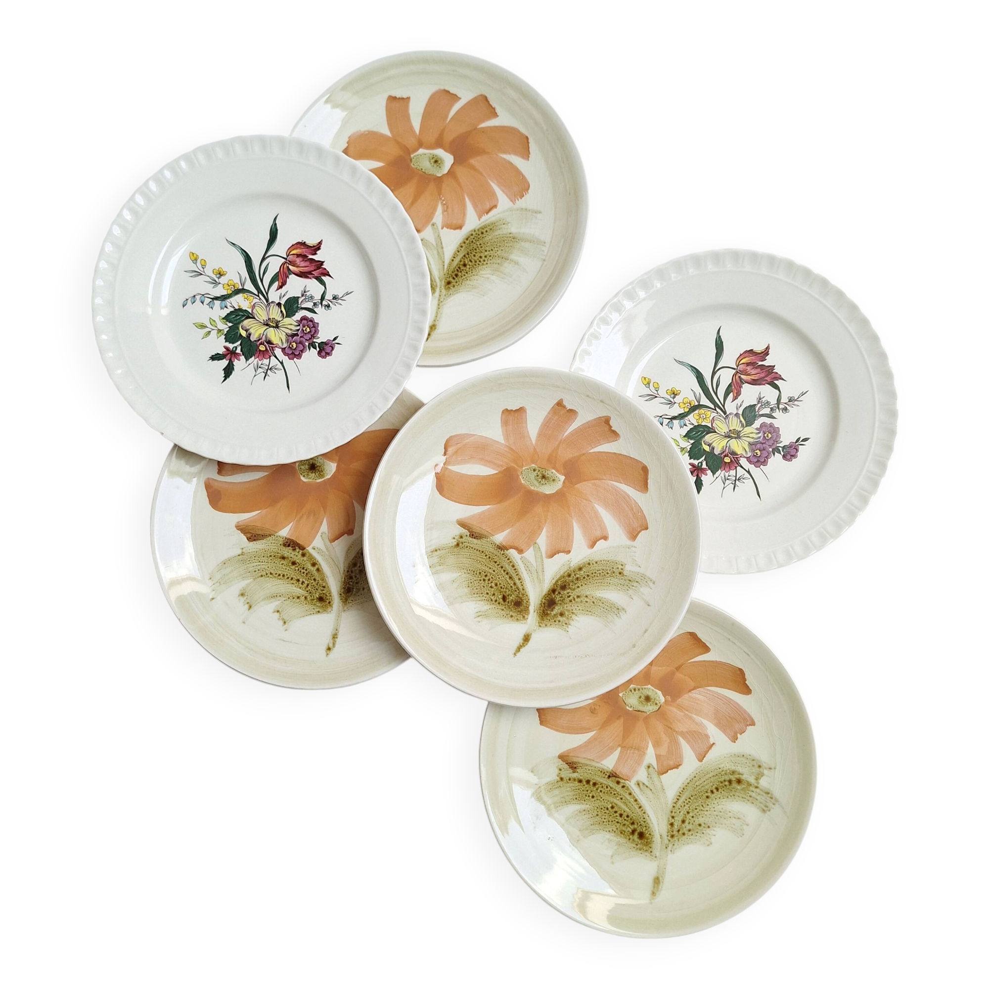 Assiettes à dessert avec fleurs St Amand et Galluis