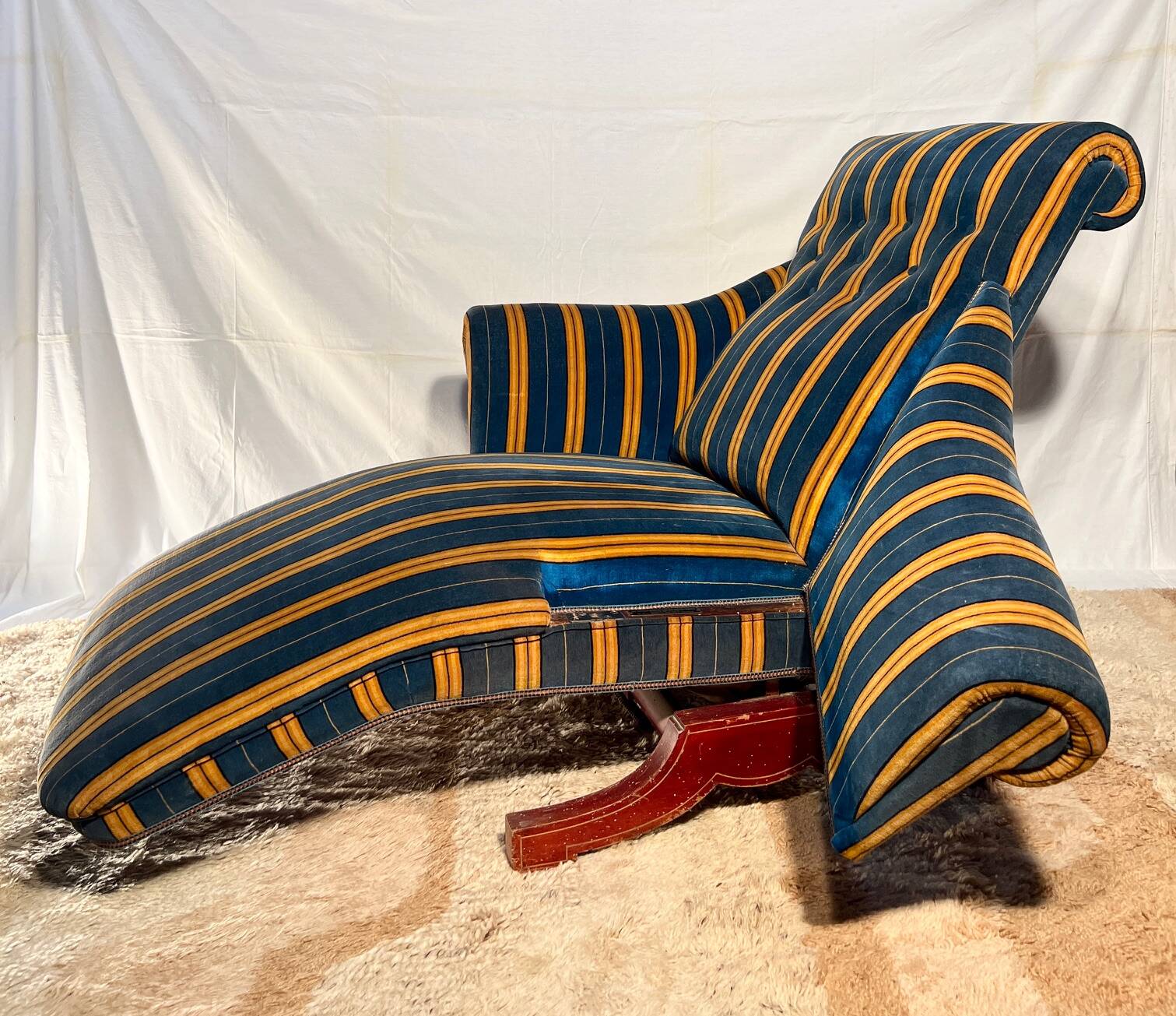 Dr Pascaud's Le Surrepos lounge chair, 1920s velvet chaise longue