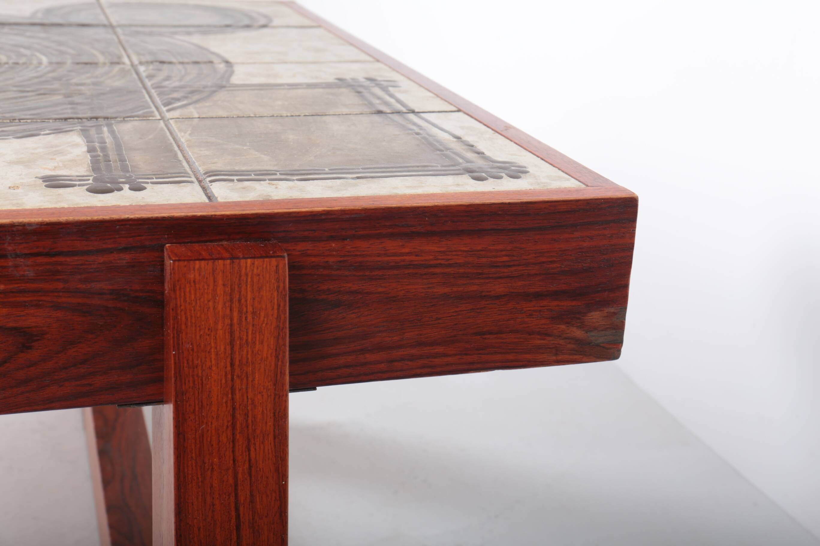 Table basse danoise en palissandre et céramique signée "Ox Art"