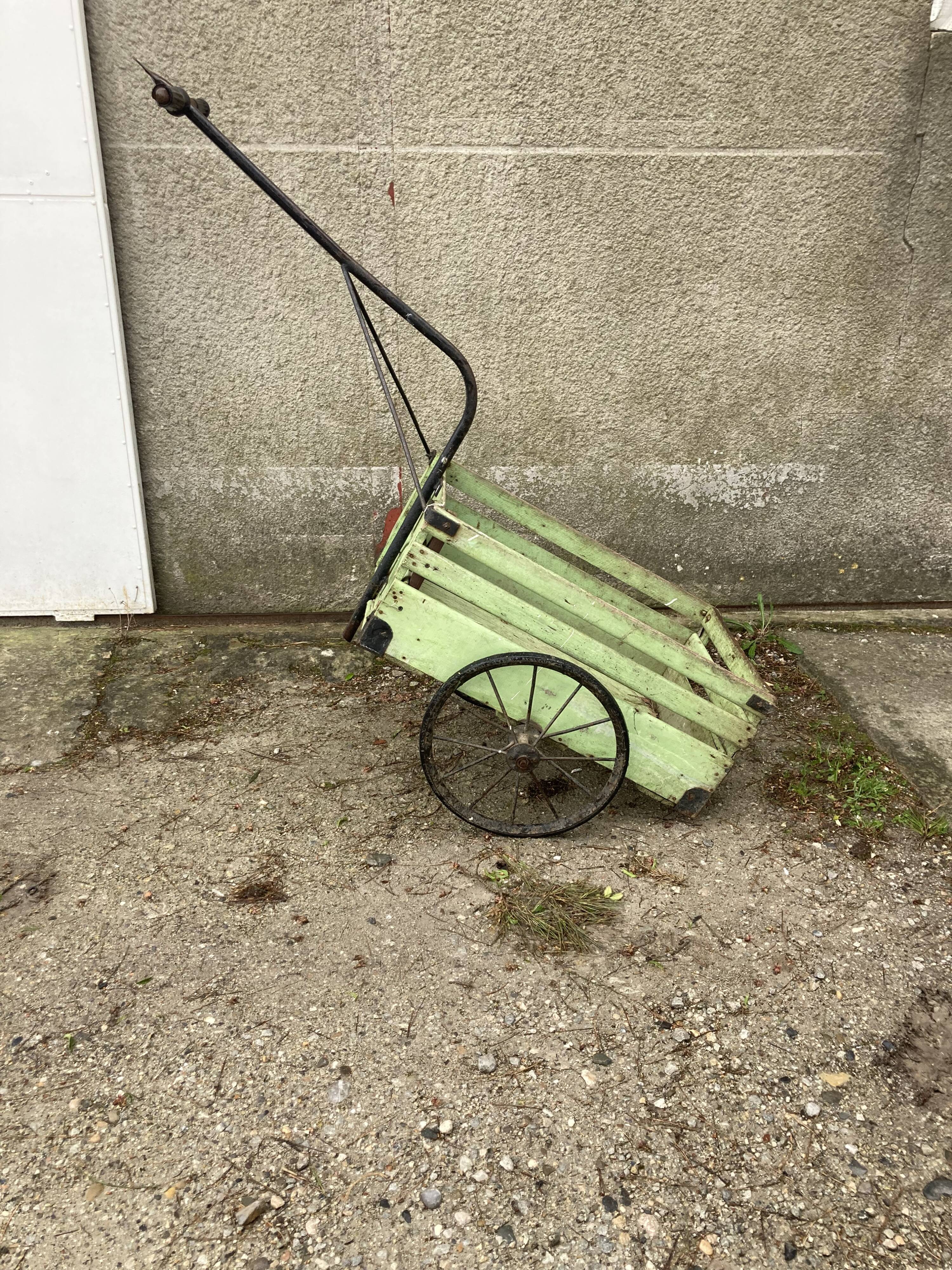 « Carretou » charette à vélo ancienne
